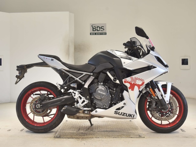 Suzuki GSX-8R