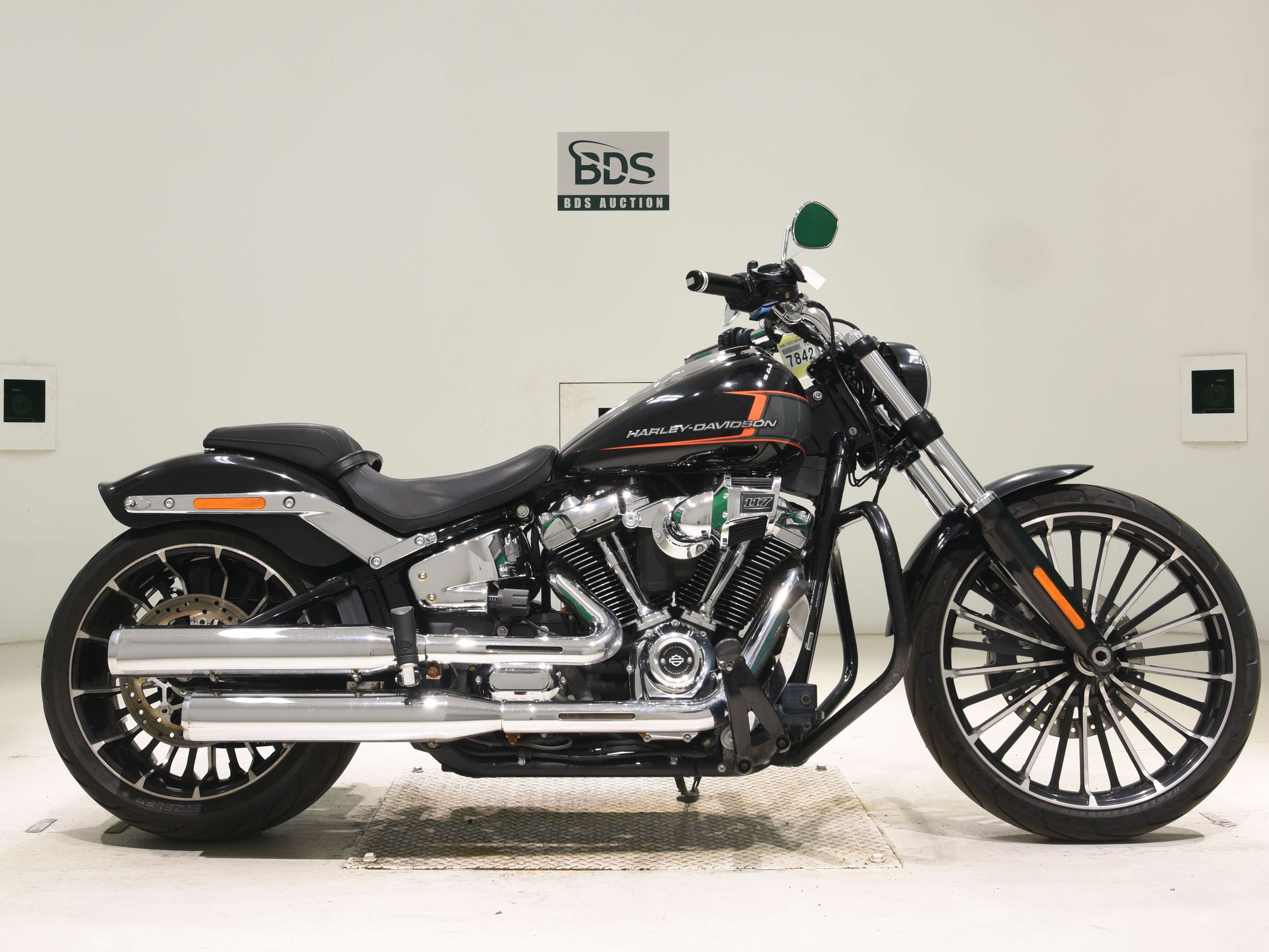 HD FXBR1920, right