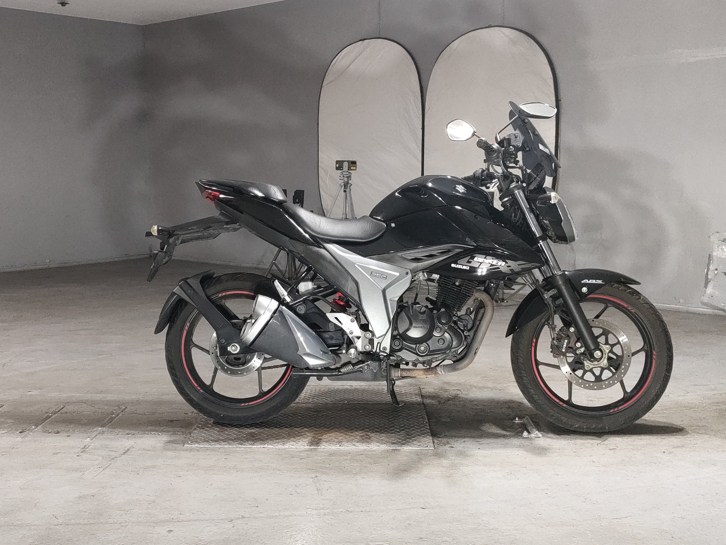 Suzuki GIXXER 150, Foto 1