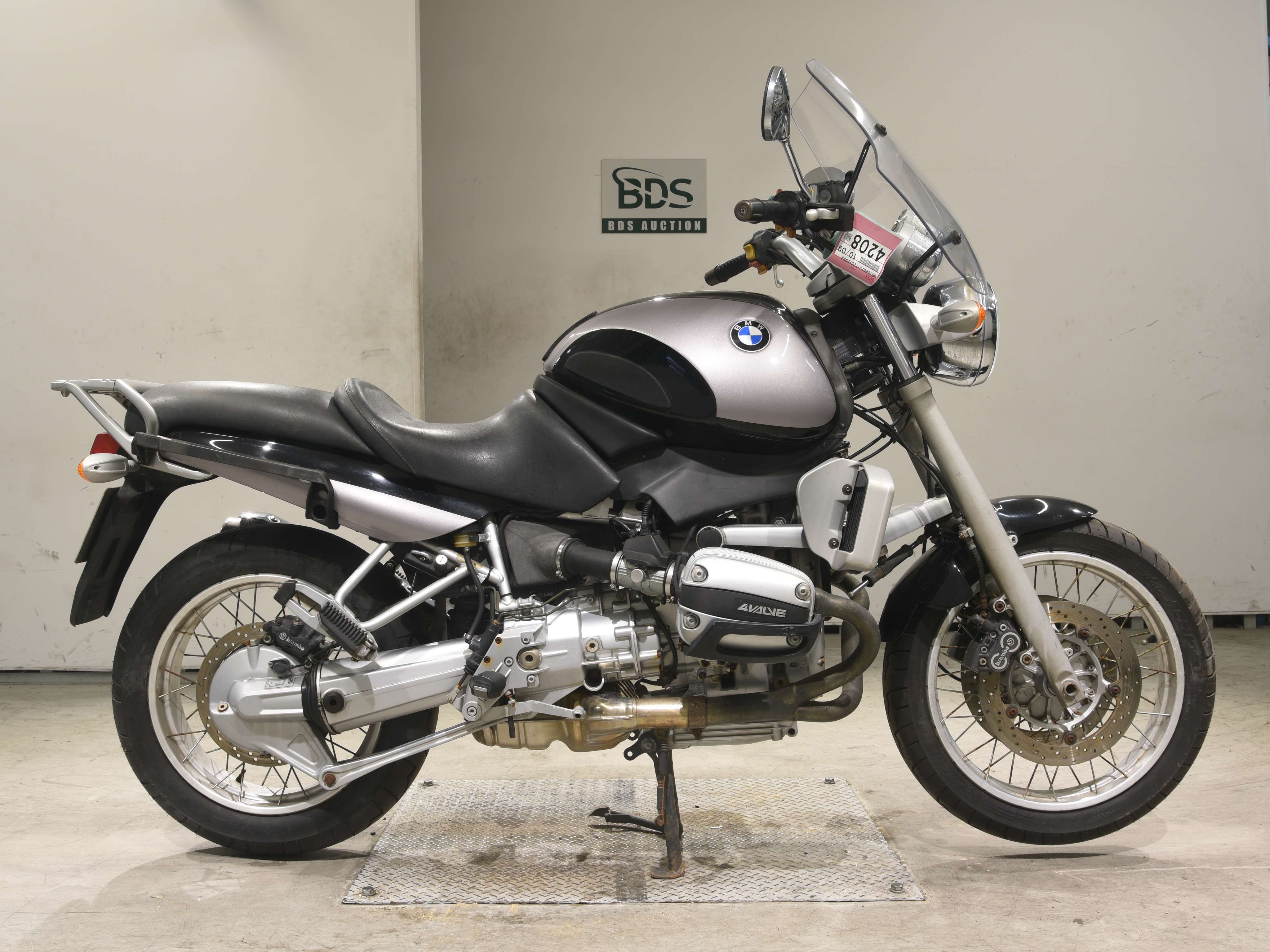 BMW R1100R, right