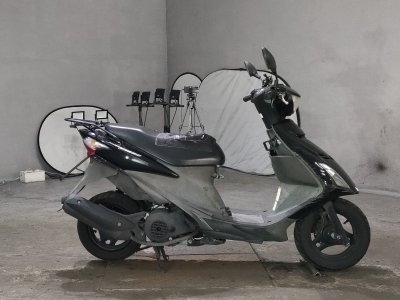 Suzuki V125S