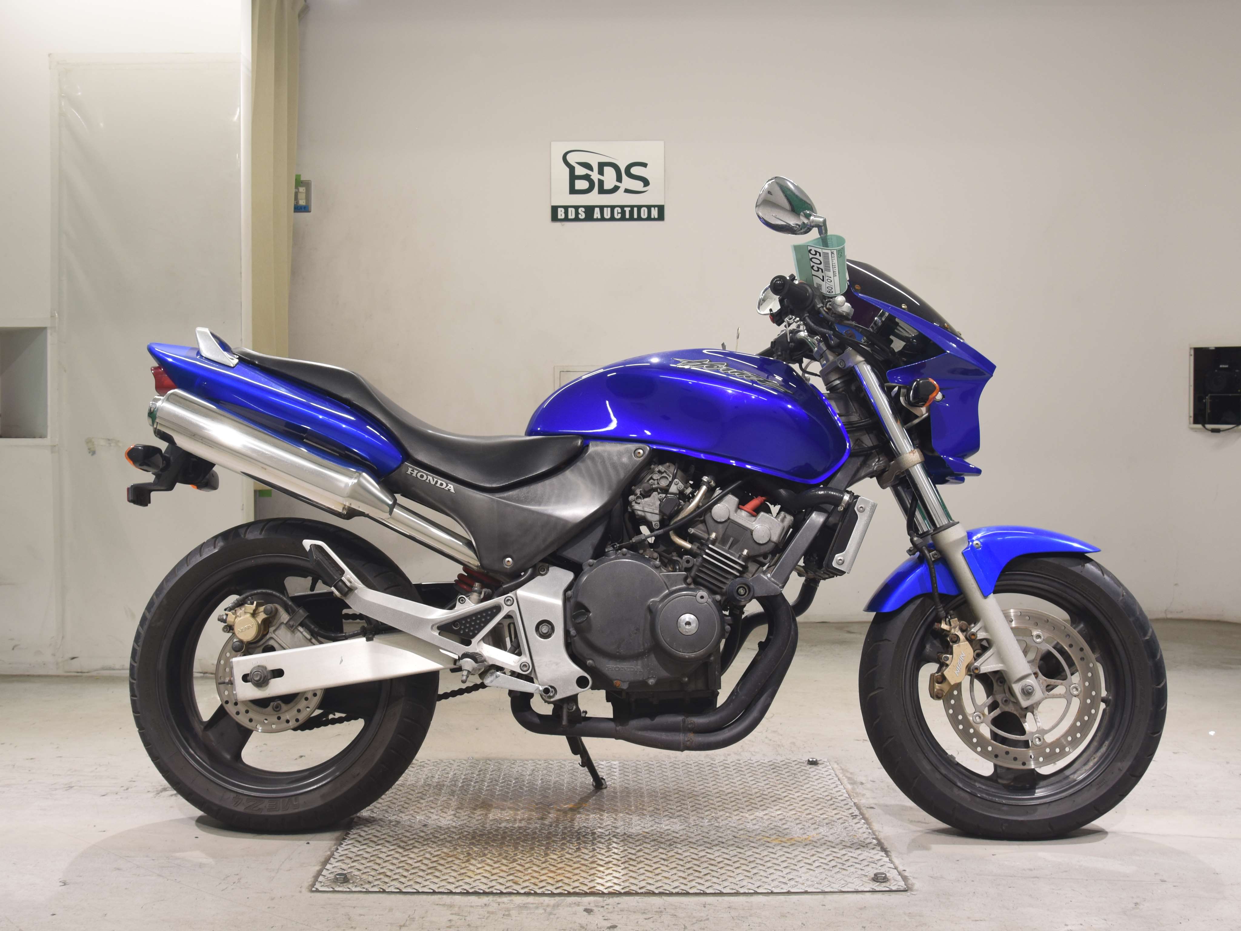 Honda HORNET CB250F, right