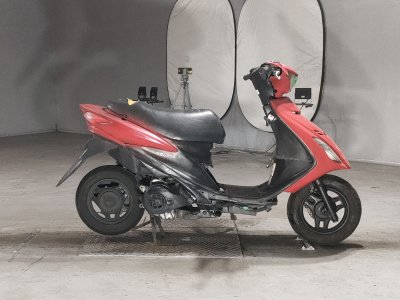 Suzuki V125S