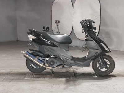 Suzuki V125S