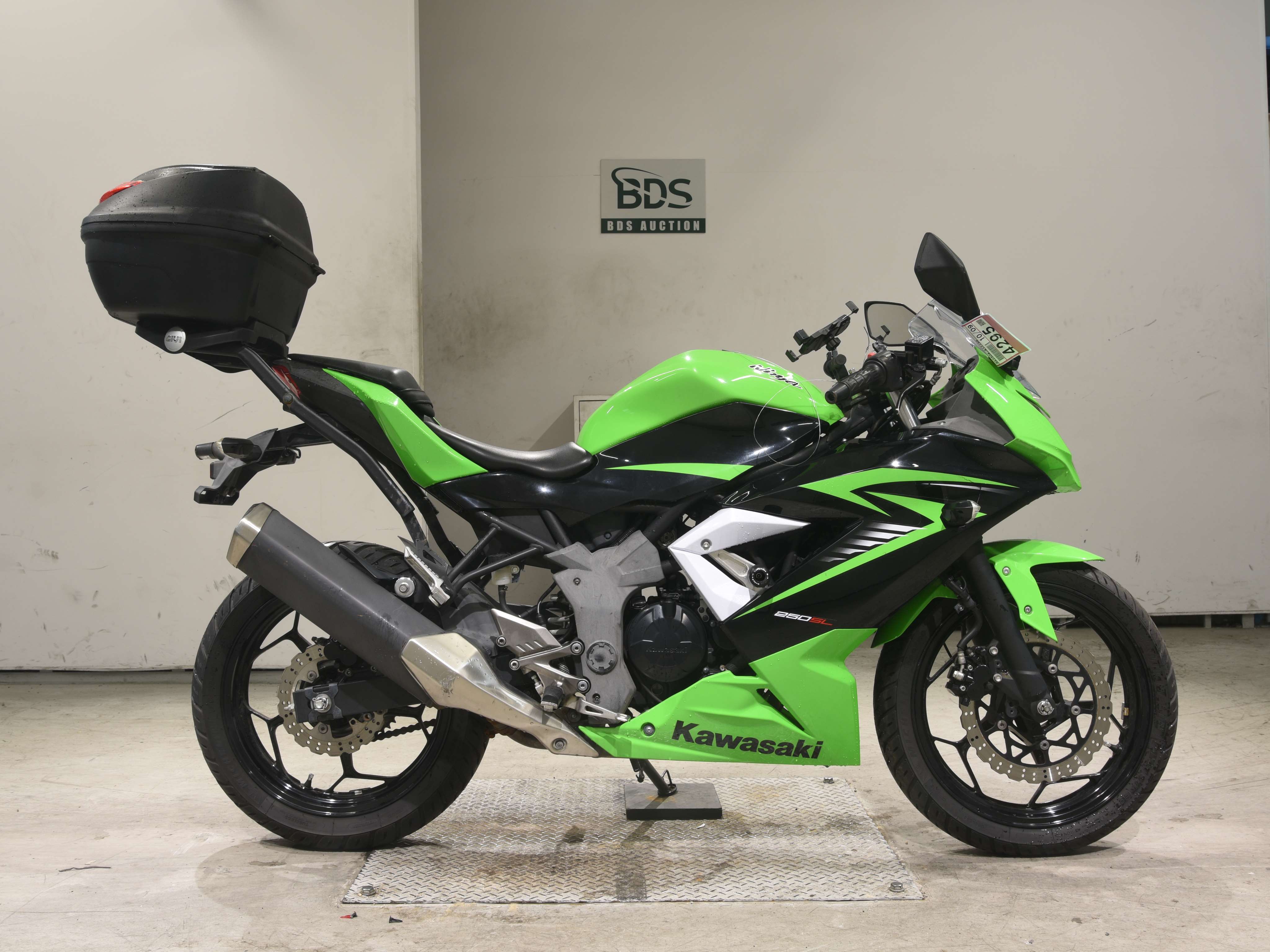 Kawasaki NINJA250, right