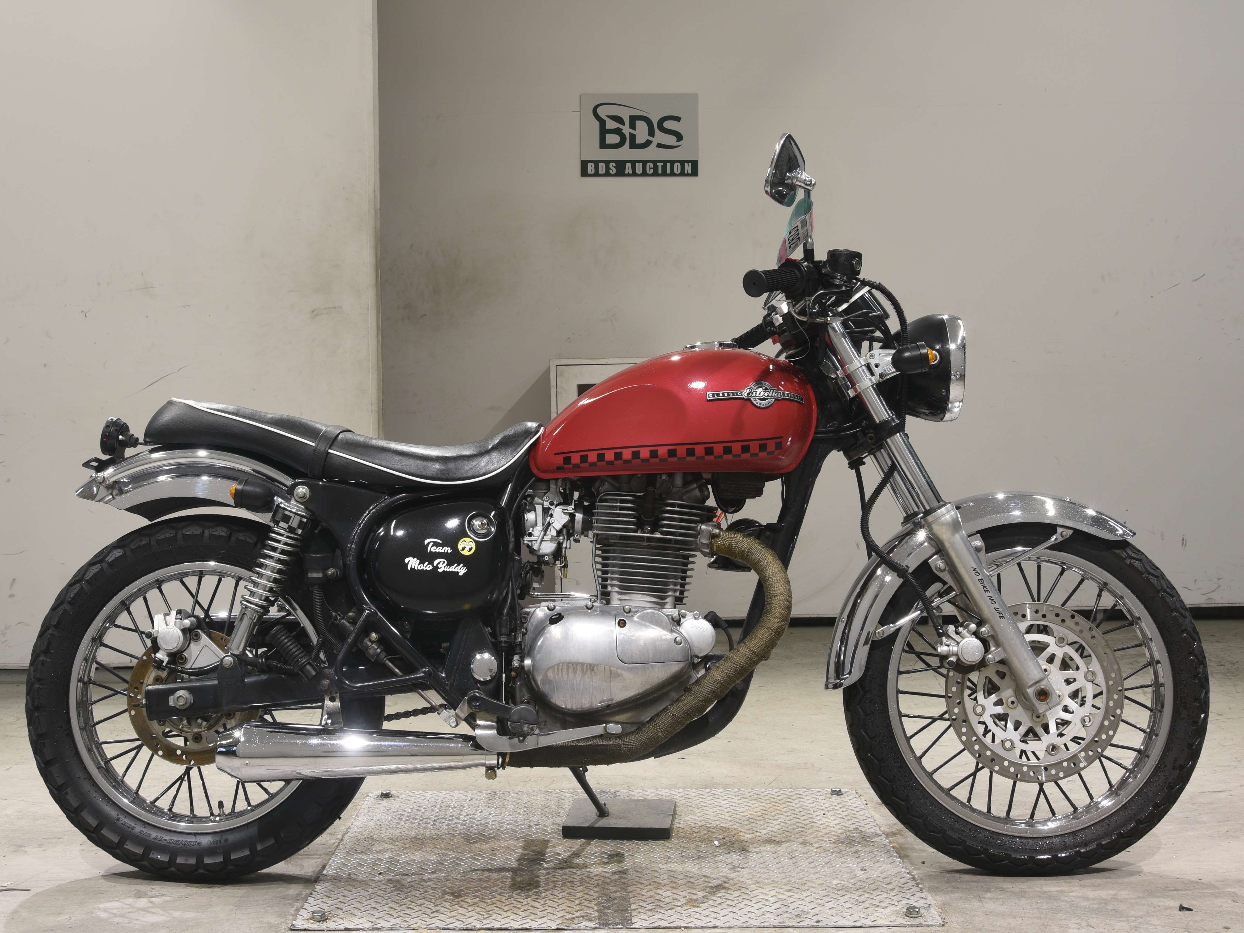 Kawasaki ESTRELLA RS, right