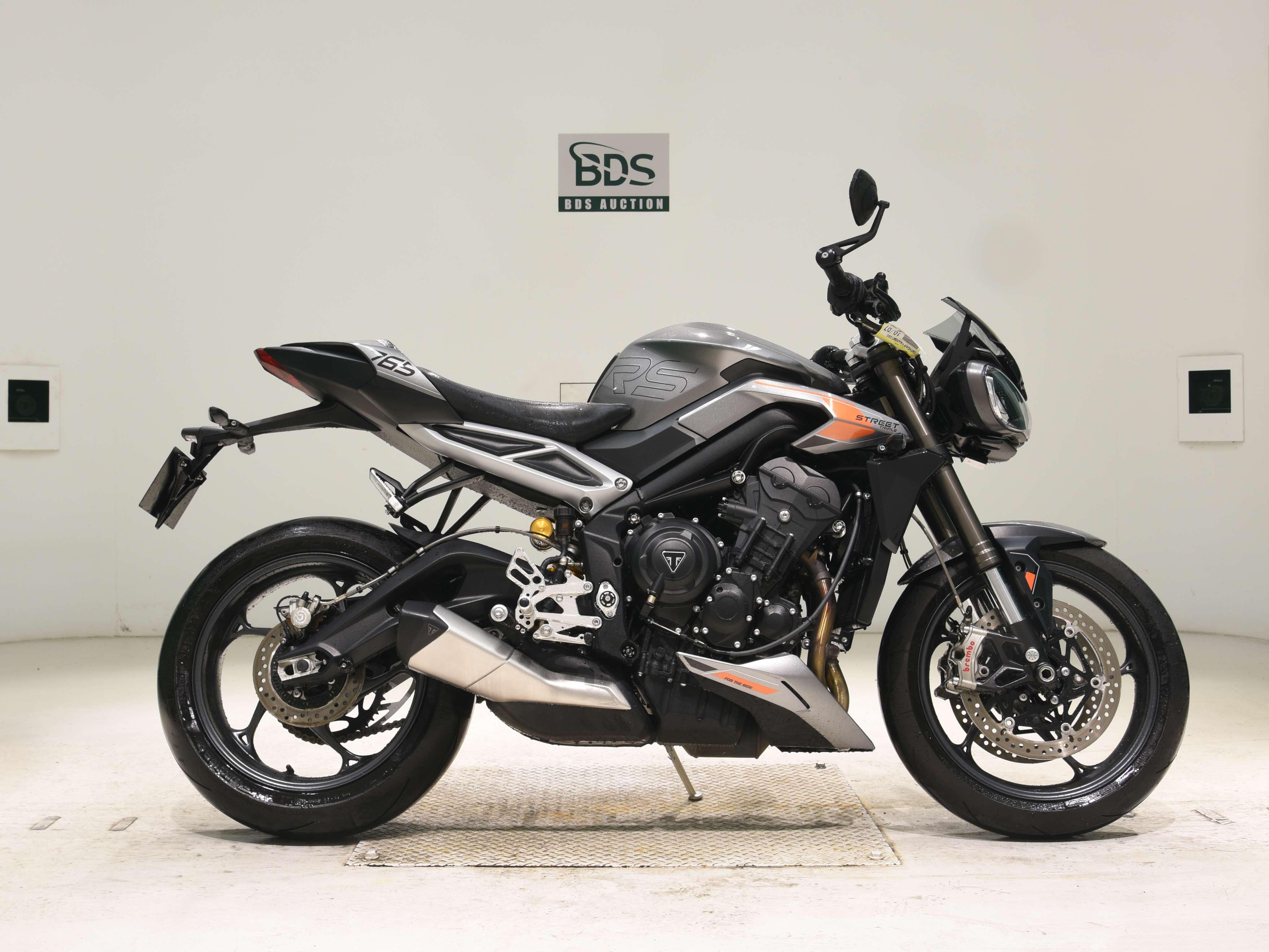 Triumph STREET TRIPLE RS, right