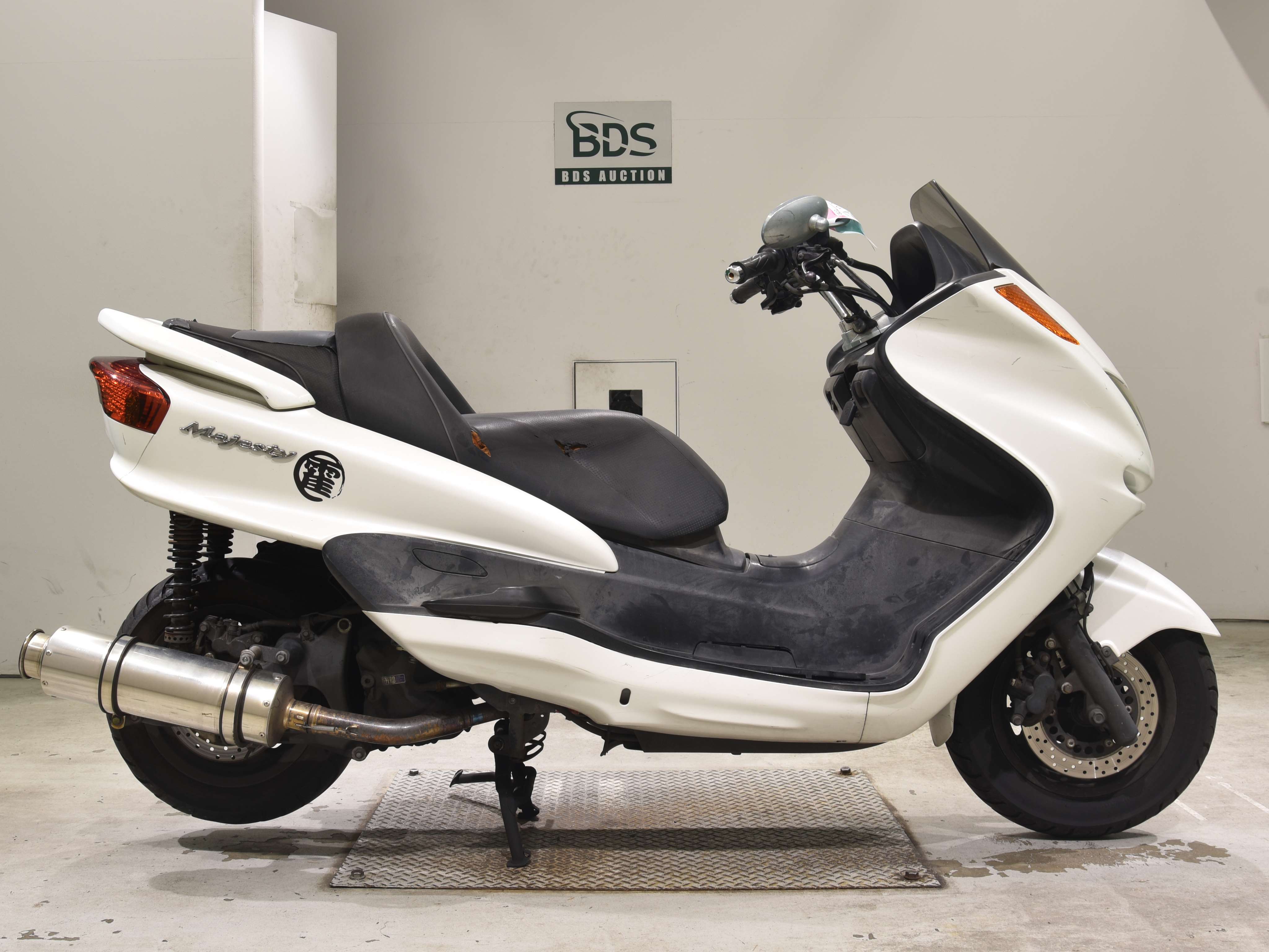Yamaha MAJESTY250, right