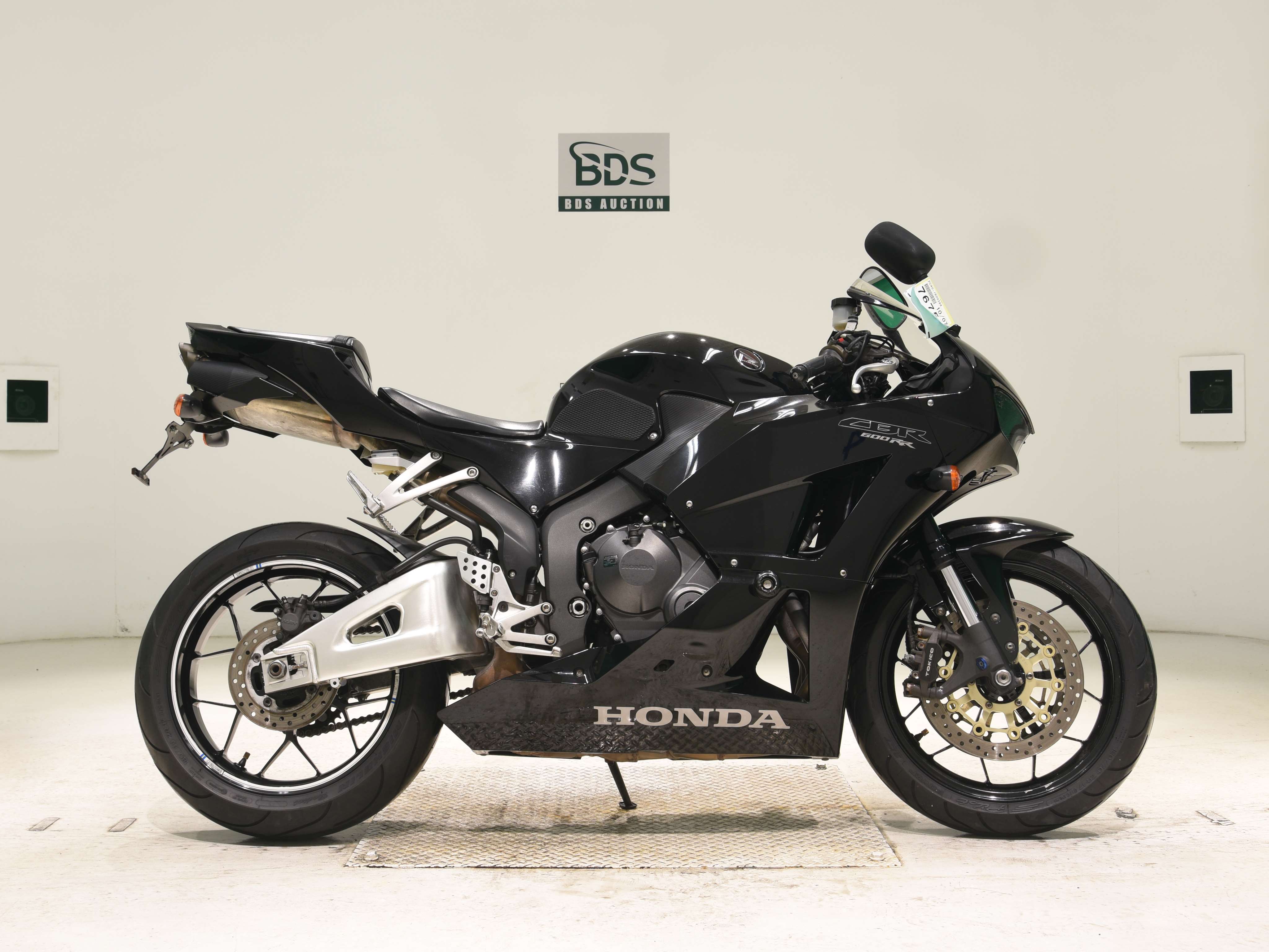 Honda CBR600RR, right