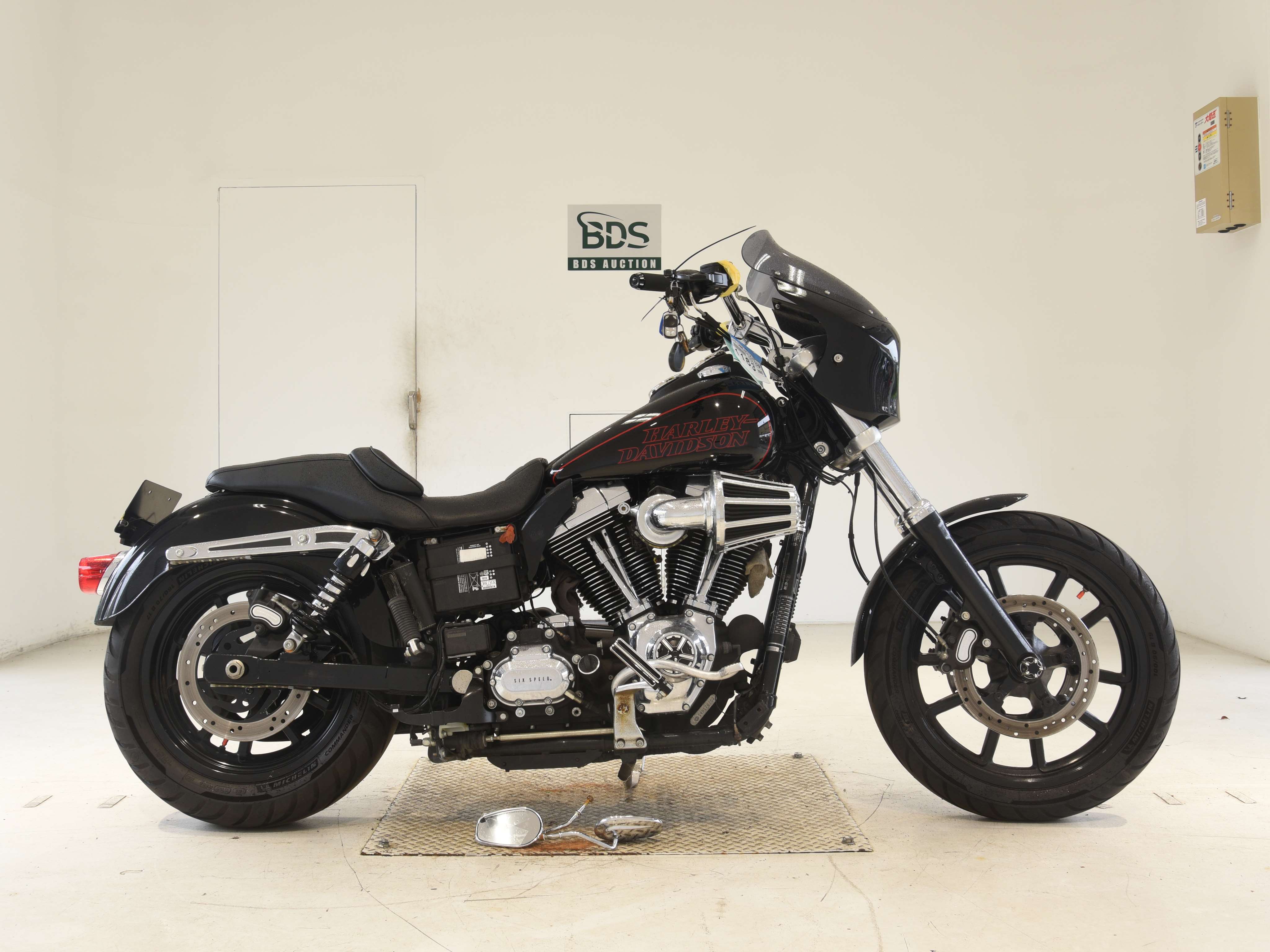HD LOW RIDER FXDL1580, right