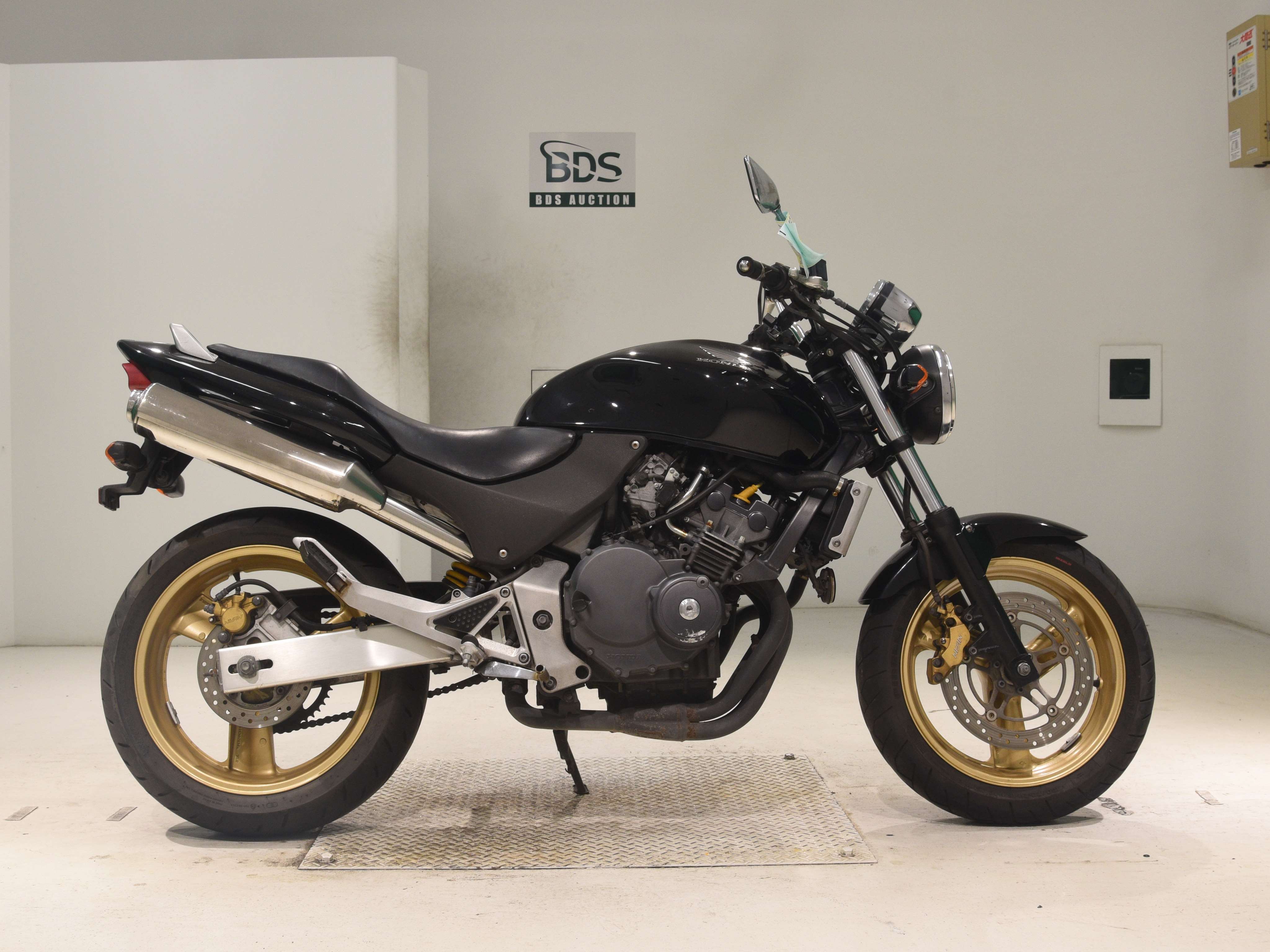 Honda HORNET CB250F, right