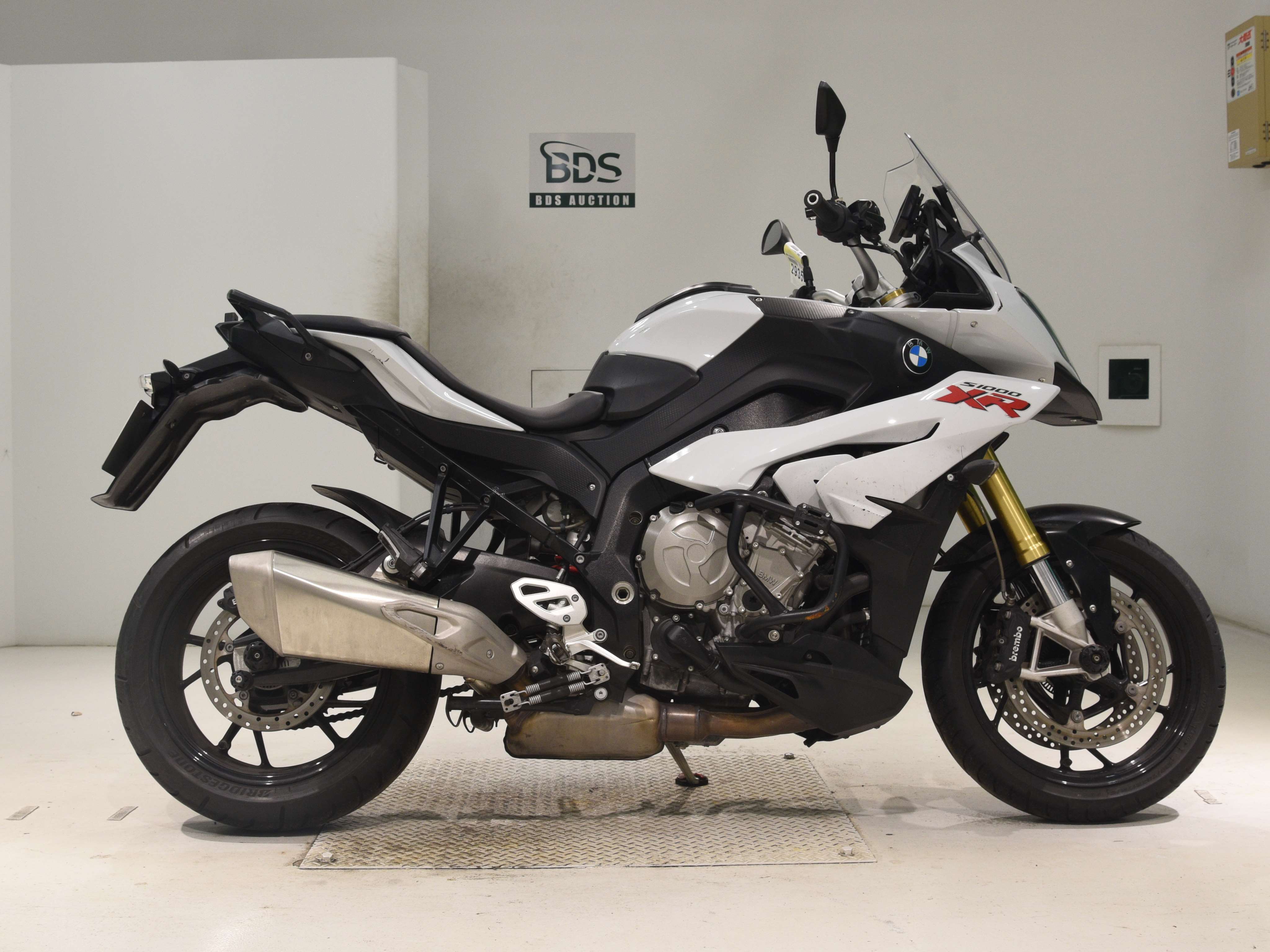 BMW S1000RR, right