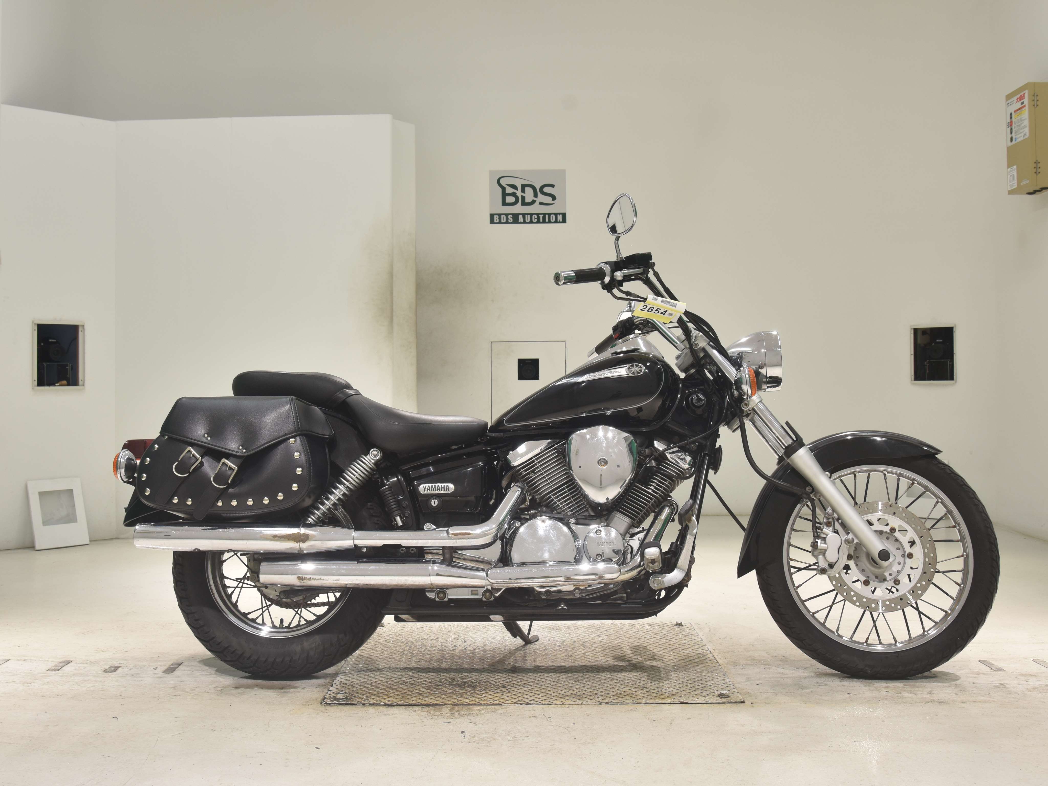 Yamaha DRAGSTAR XVS250, right