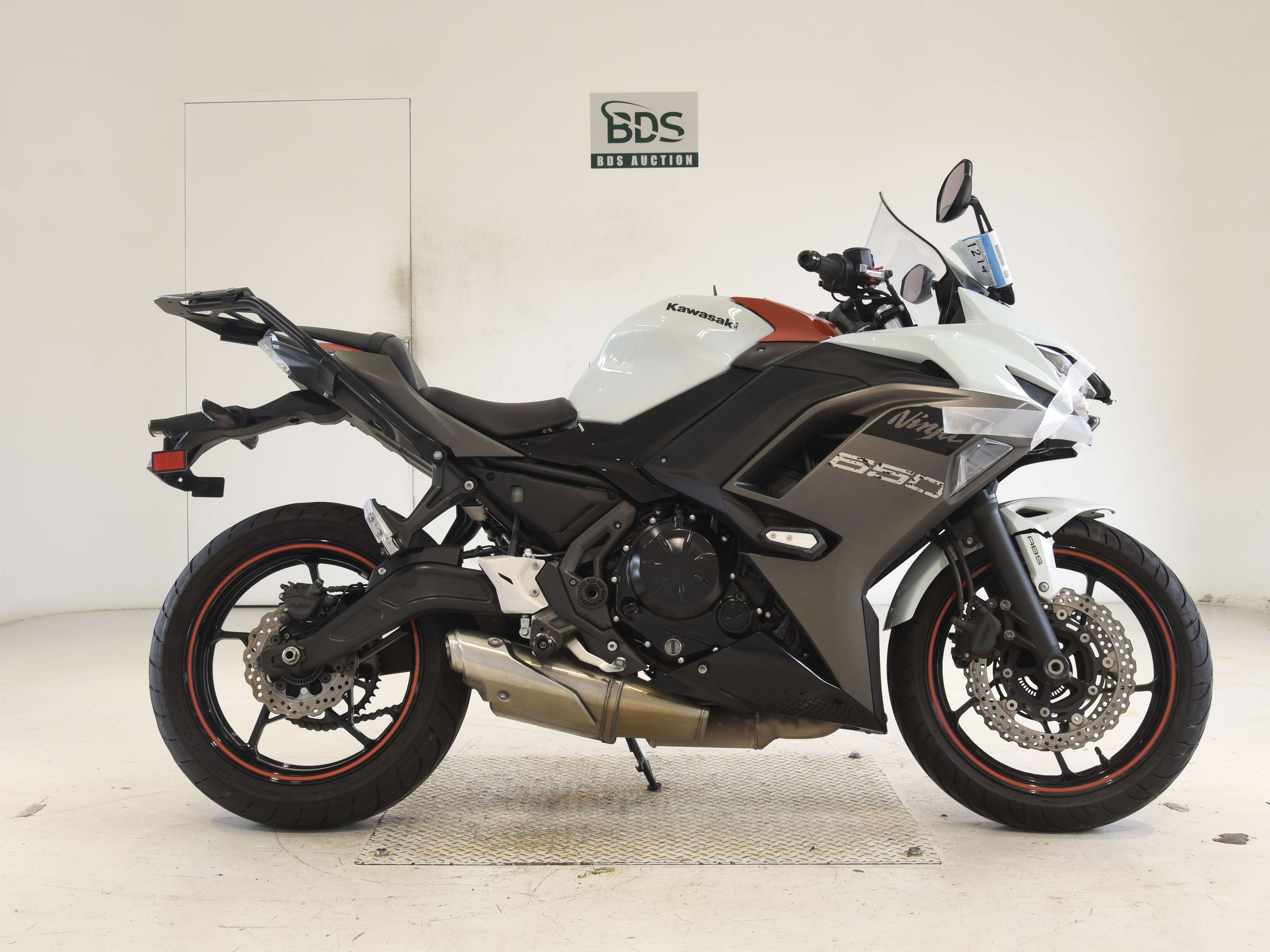 Kawasaki NINJA650A, right