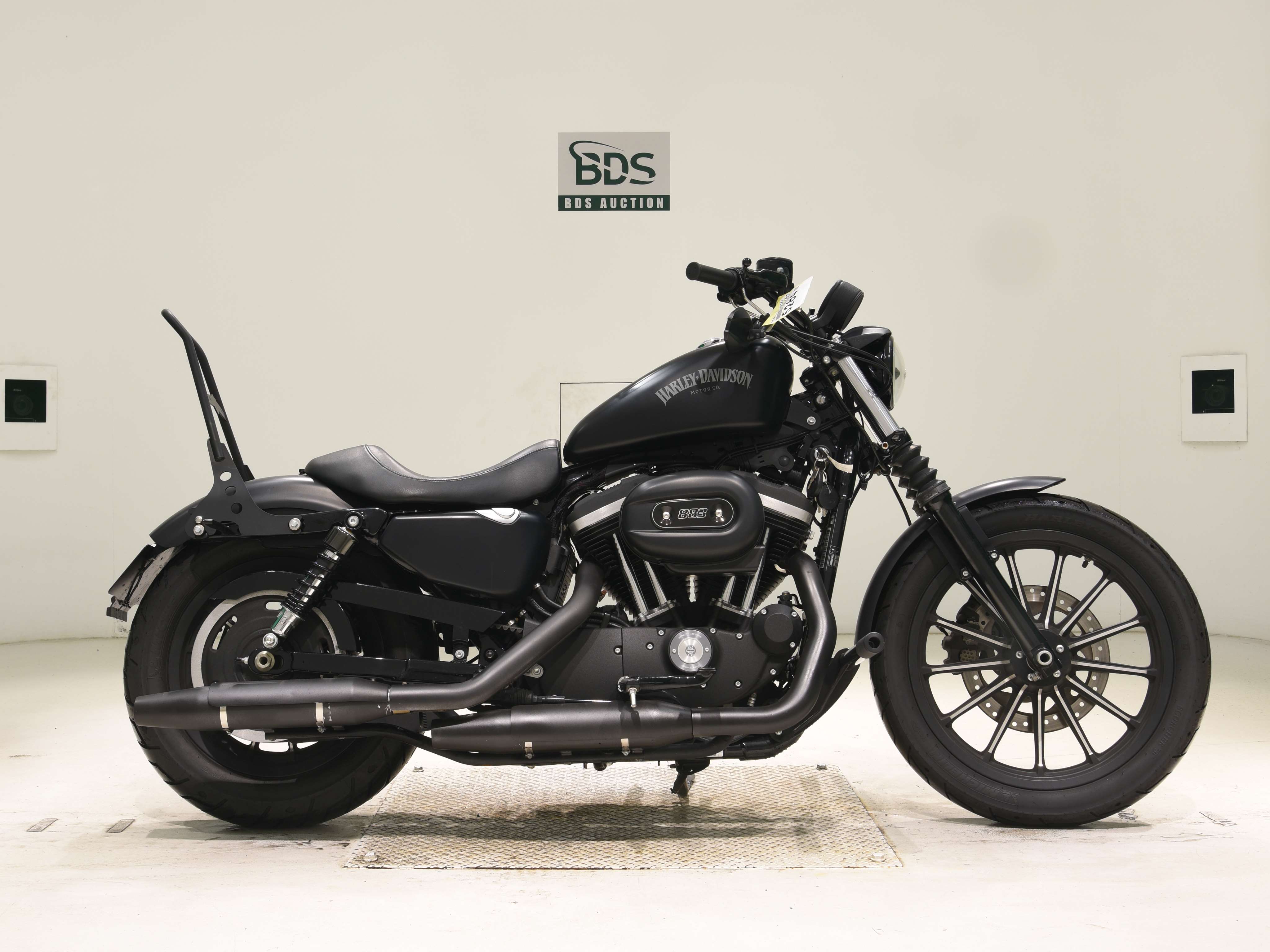 HD SPORTSTER IRON XL883N, right