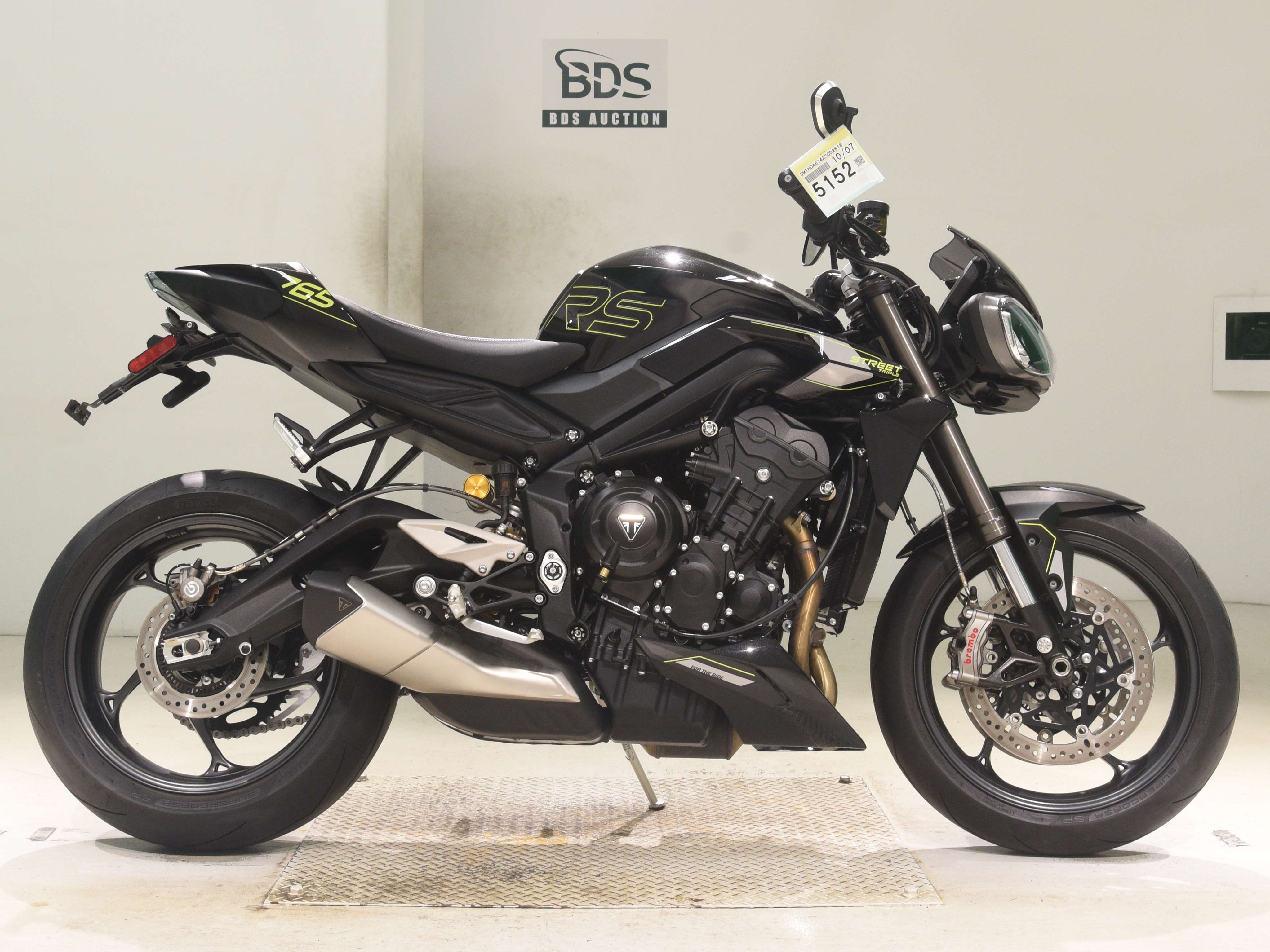Triumph STREET TRIPLE RS, right
