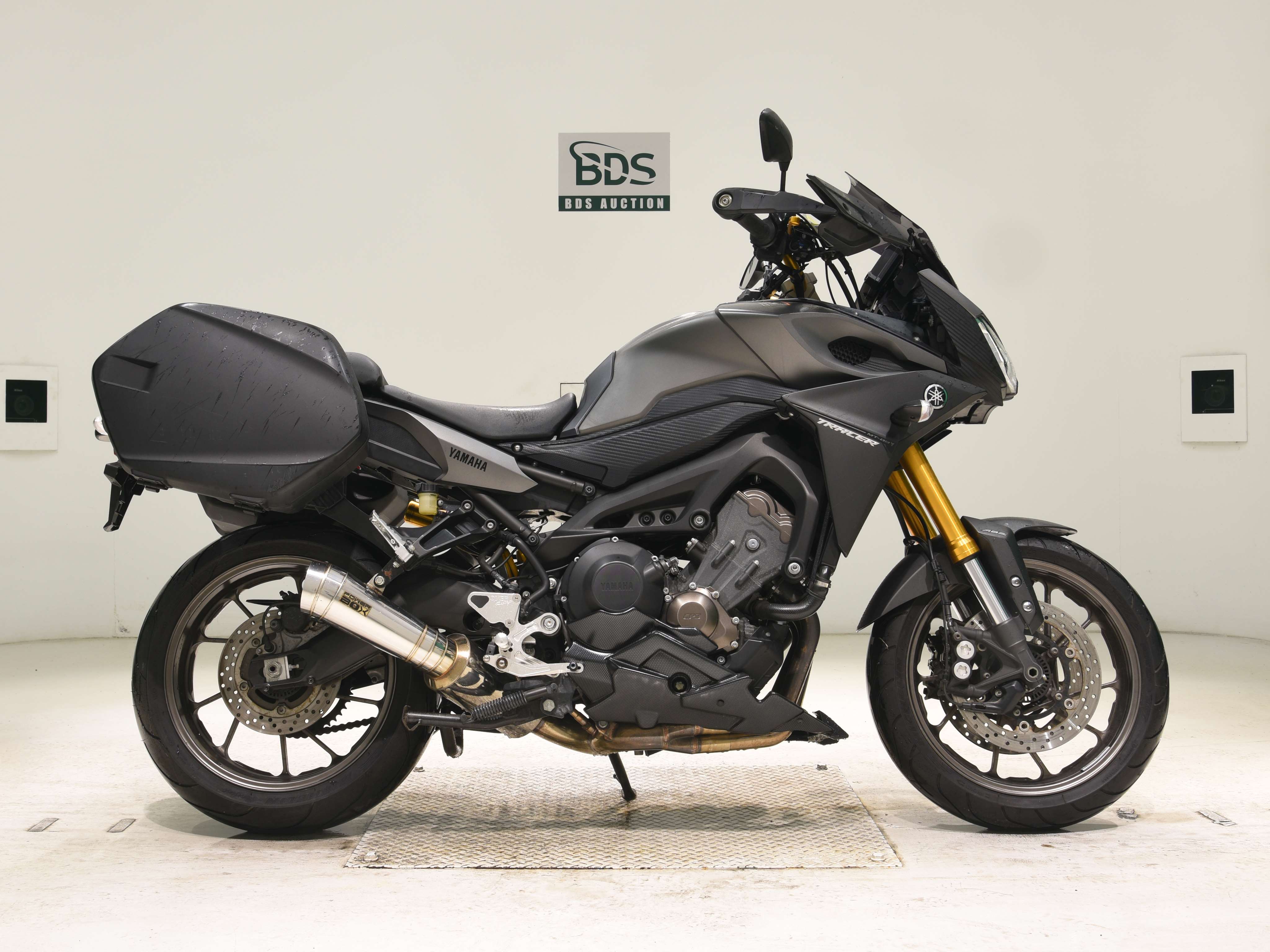 Yamaha MT-09 TRACER, right