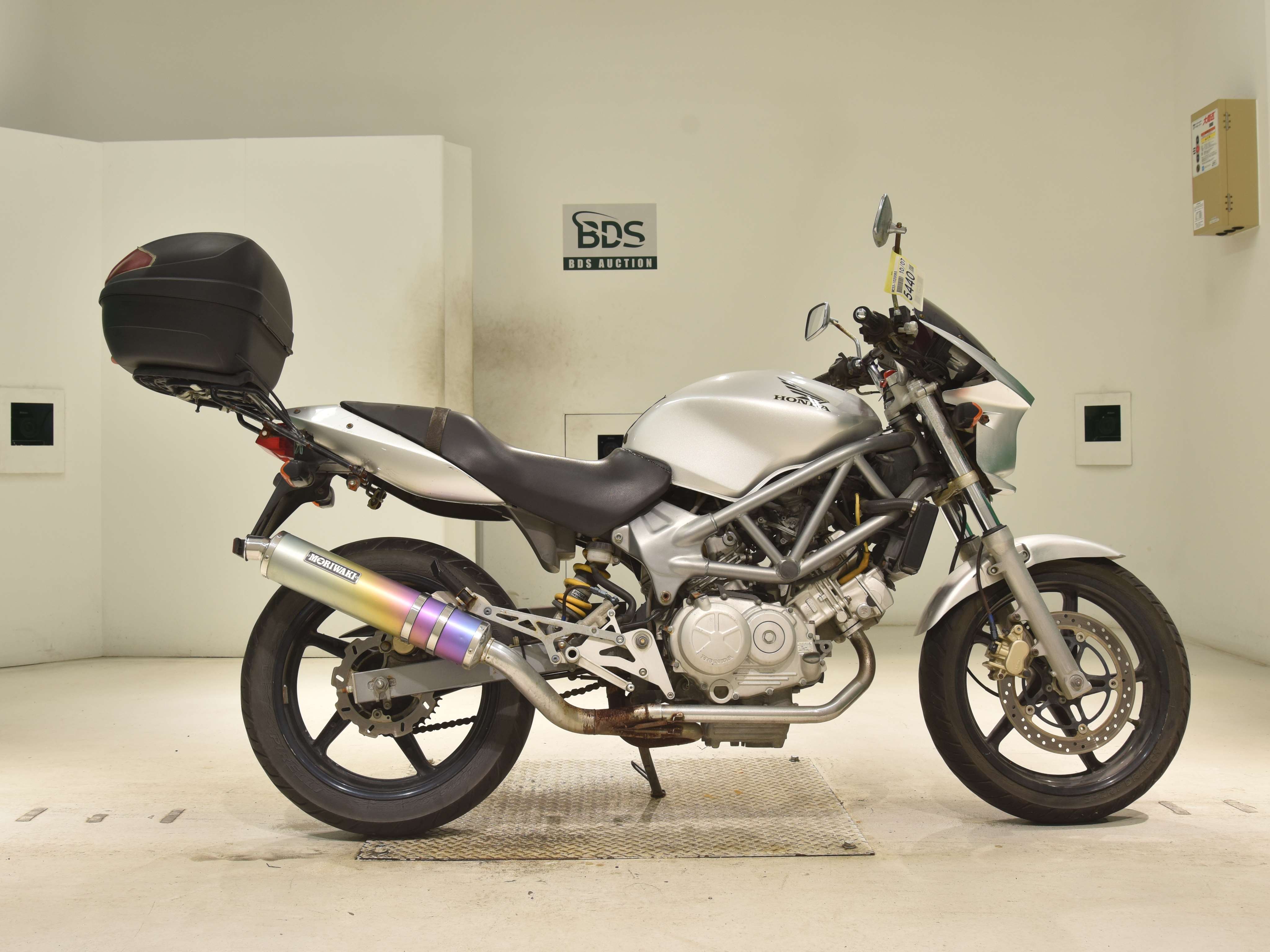 Honda VTR250, right
