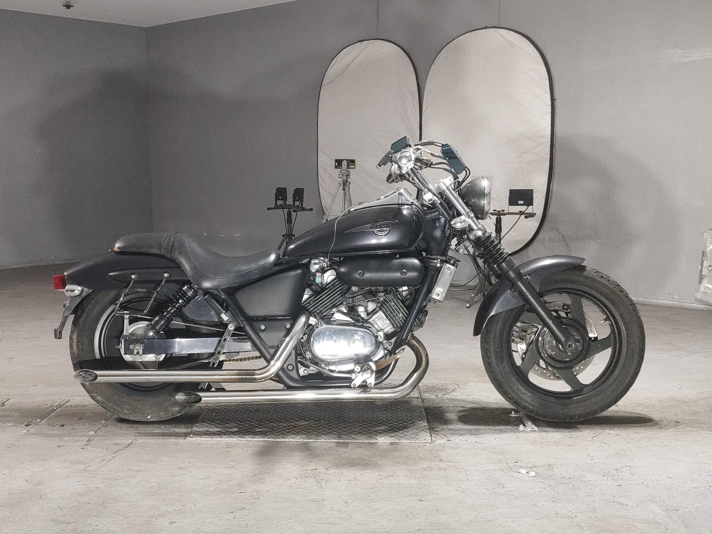 Honda MAGNA250, photograph 1