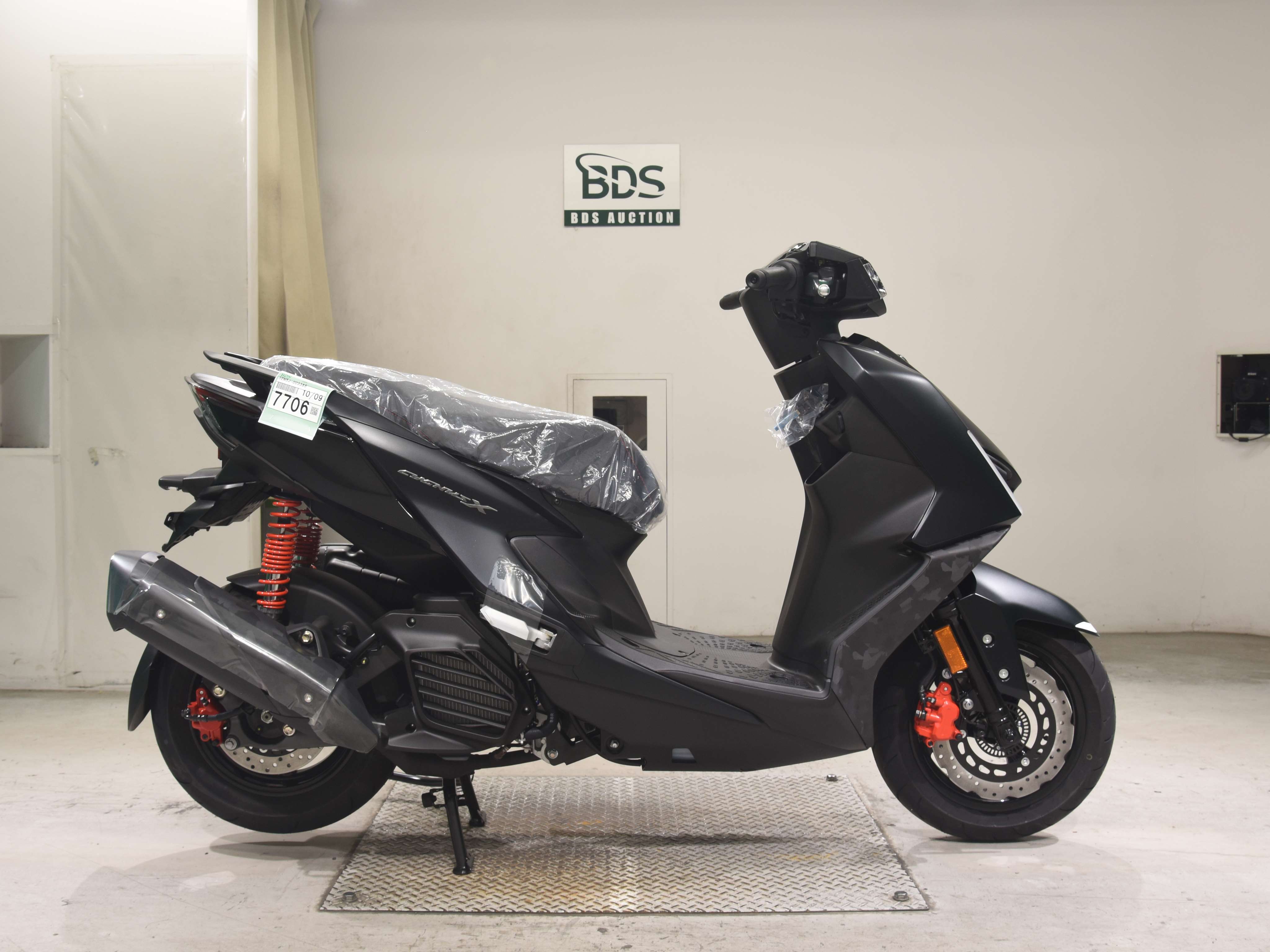 Yamaha CYGNUS125X, right