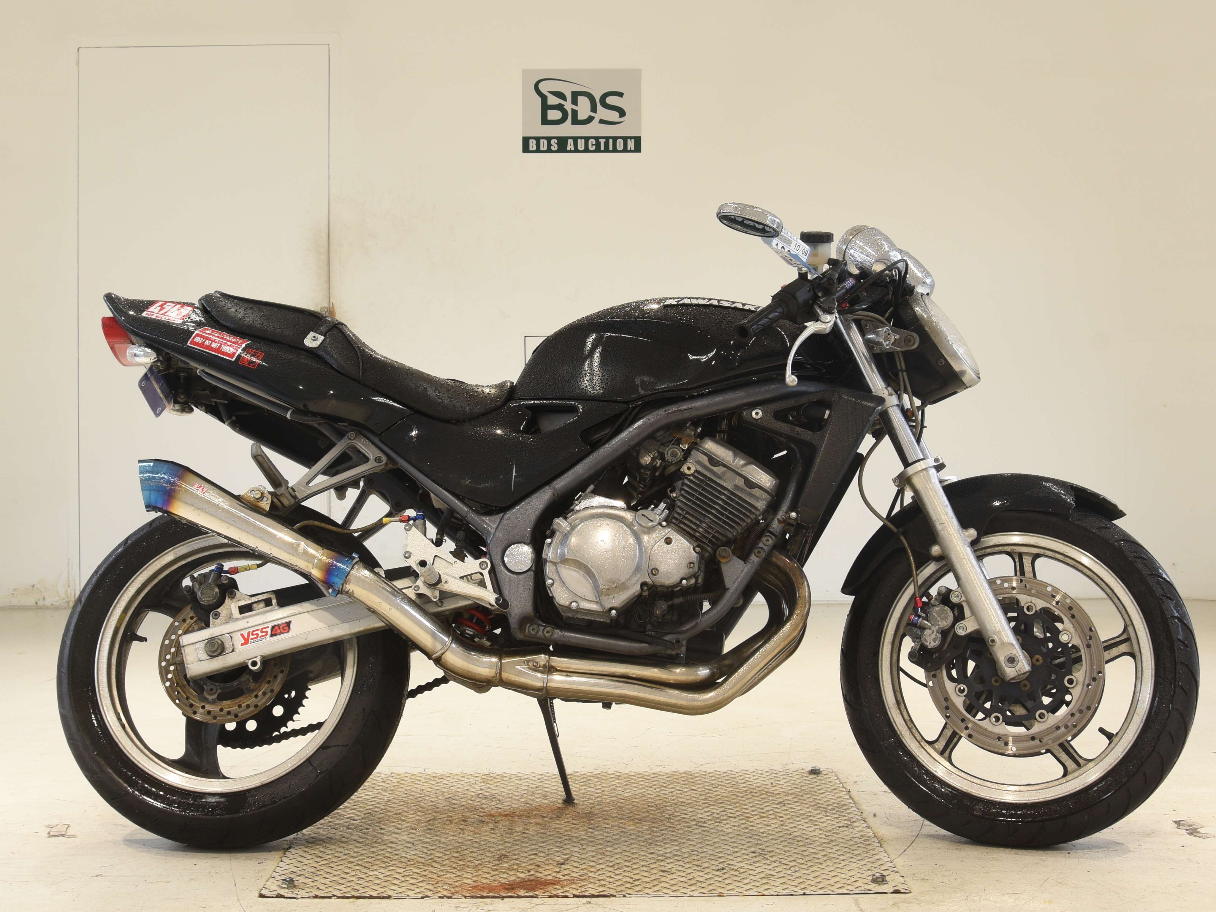 Kawasaki BALIUS ZR250, right