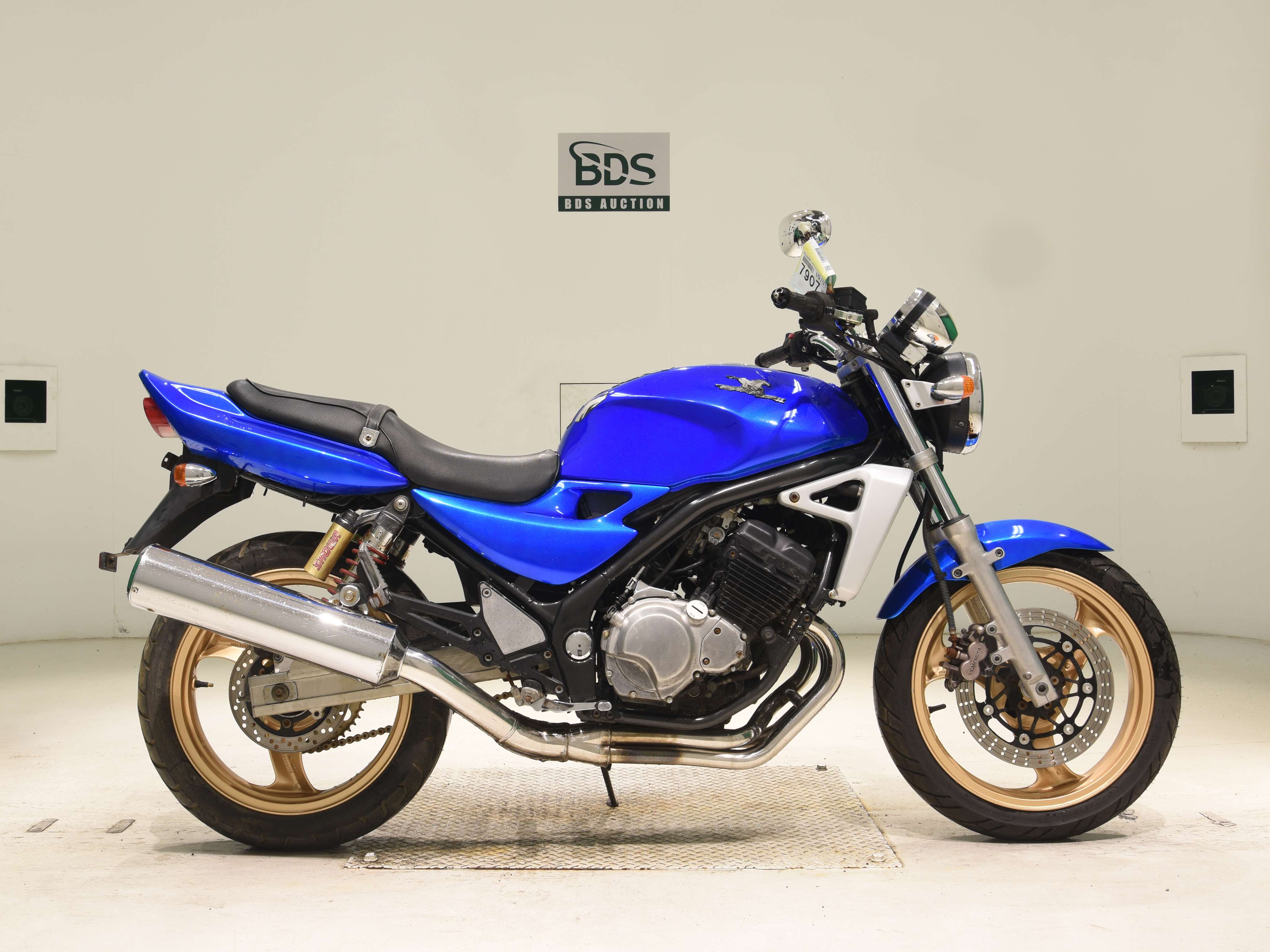 Kawasaki BALIUS ZR250, right