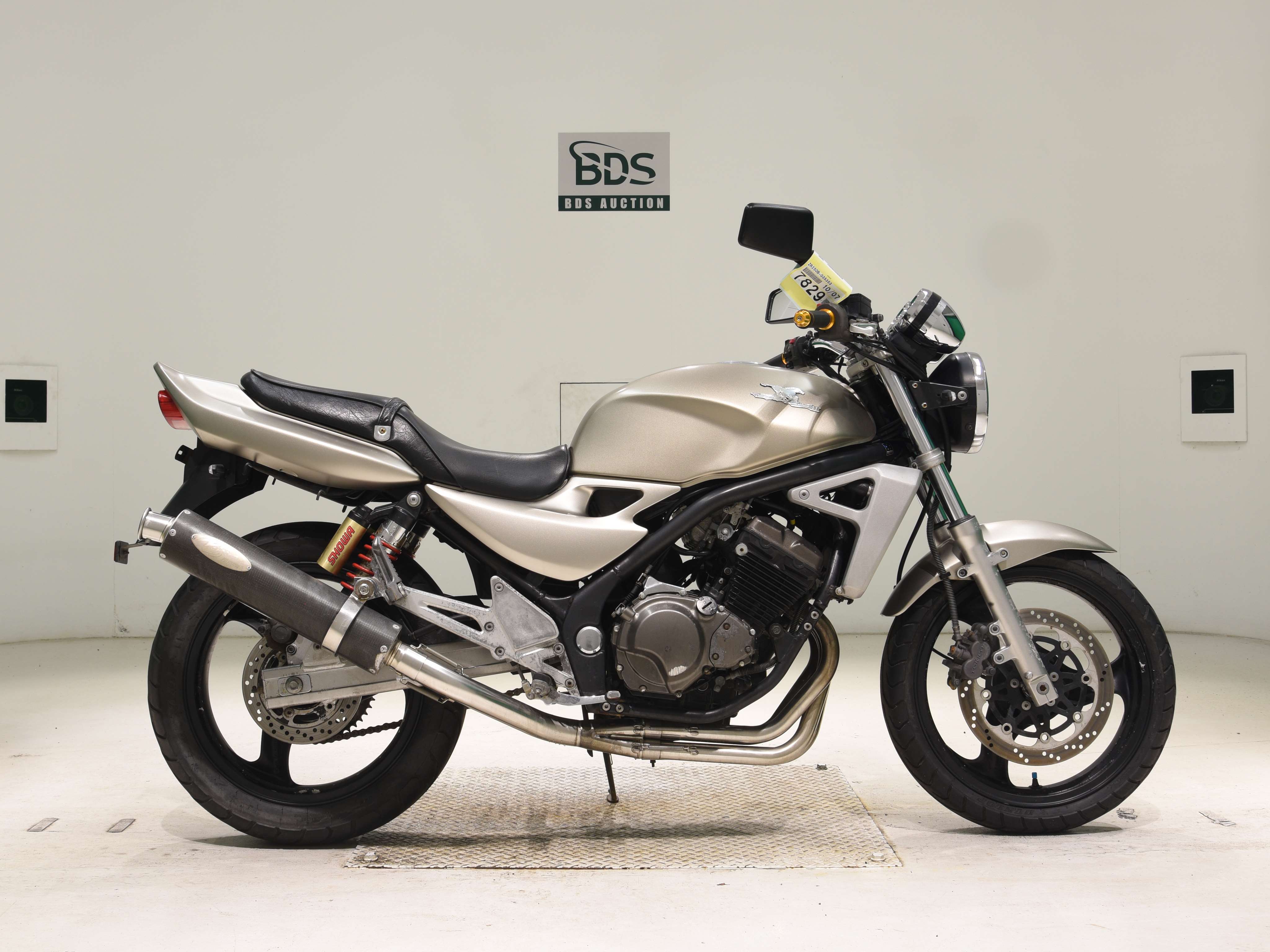 Kawasaki BALIUS ZR250, right