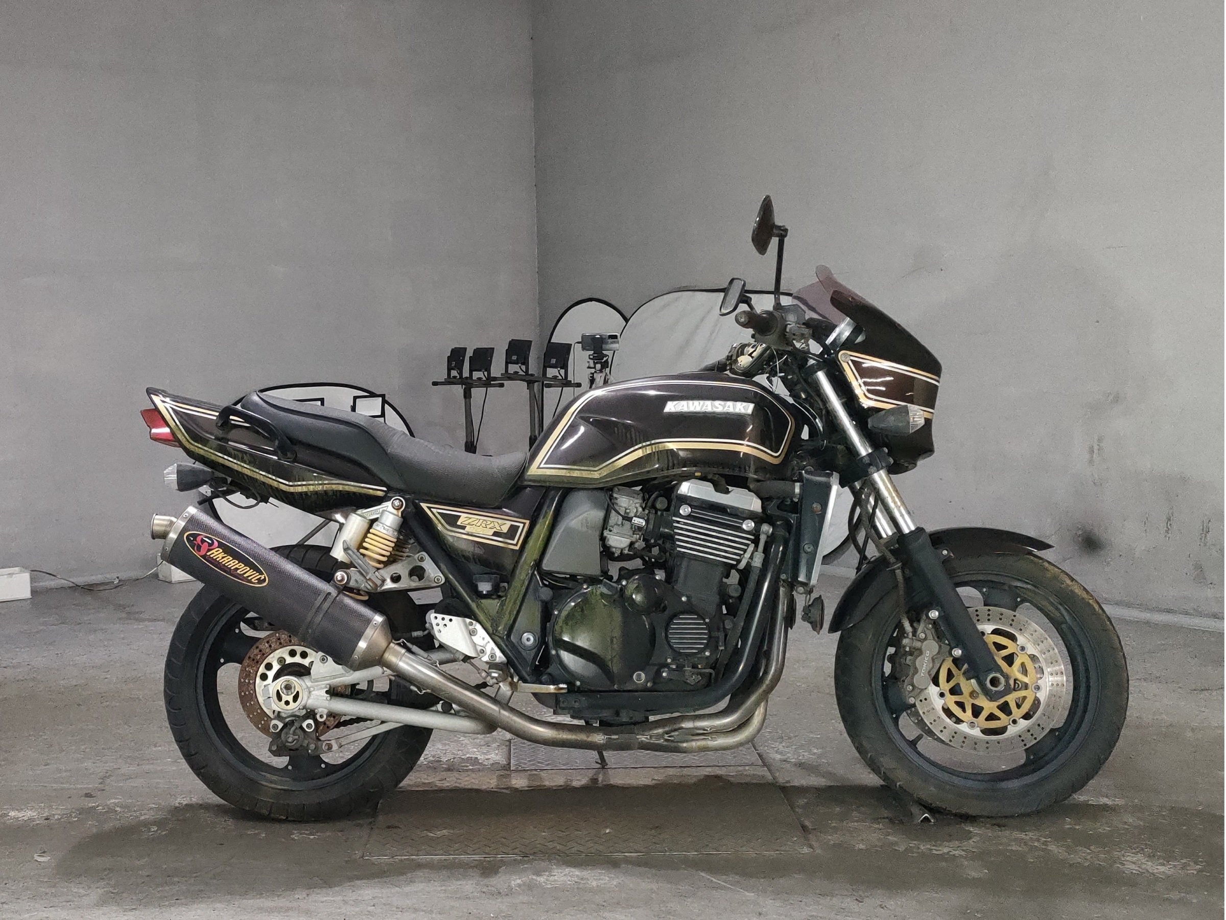 Kawasaki ZRX1100, photograph 1