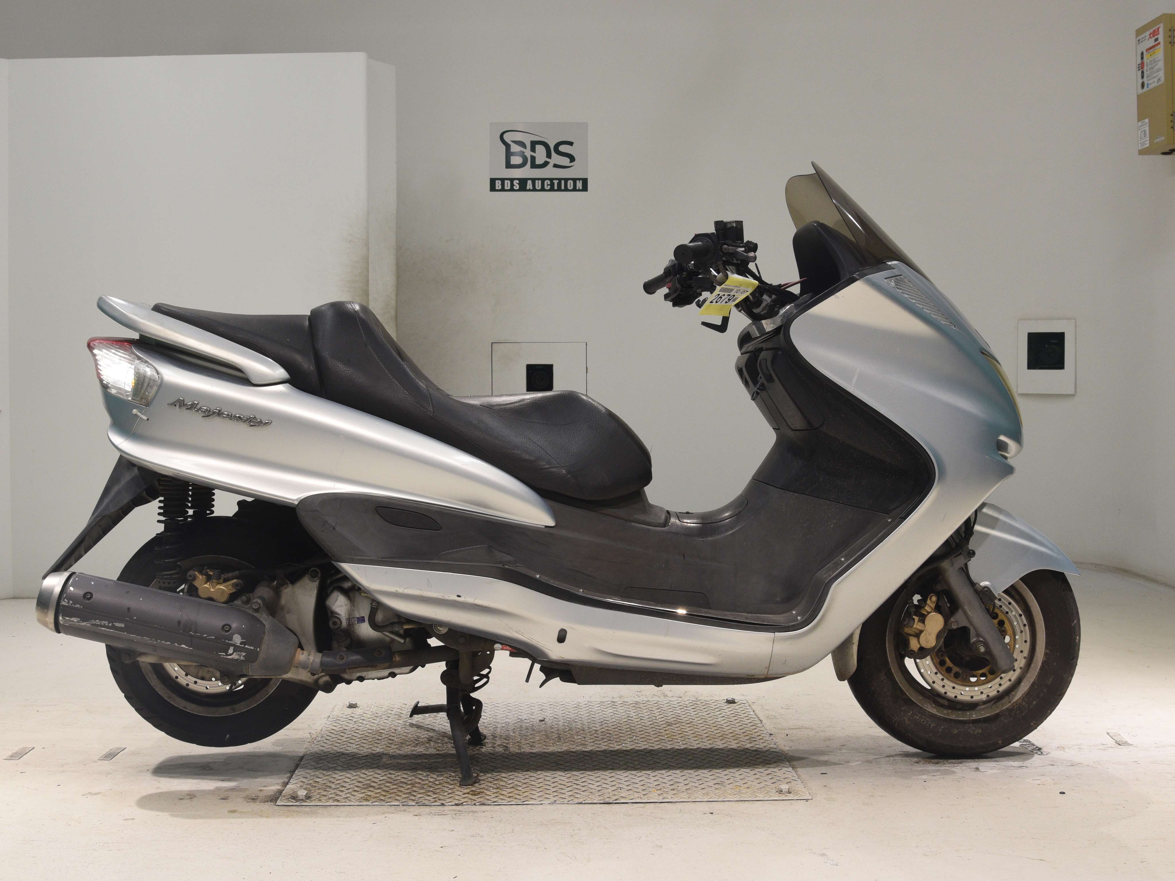 Yamaha MAJESTY250, right