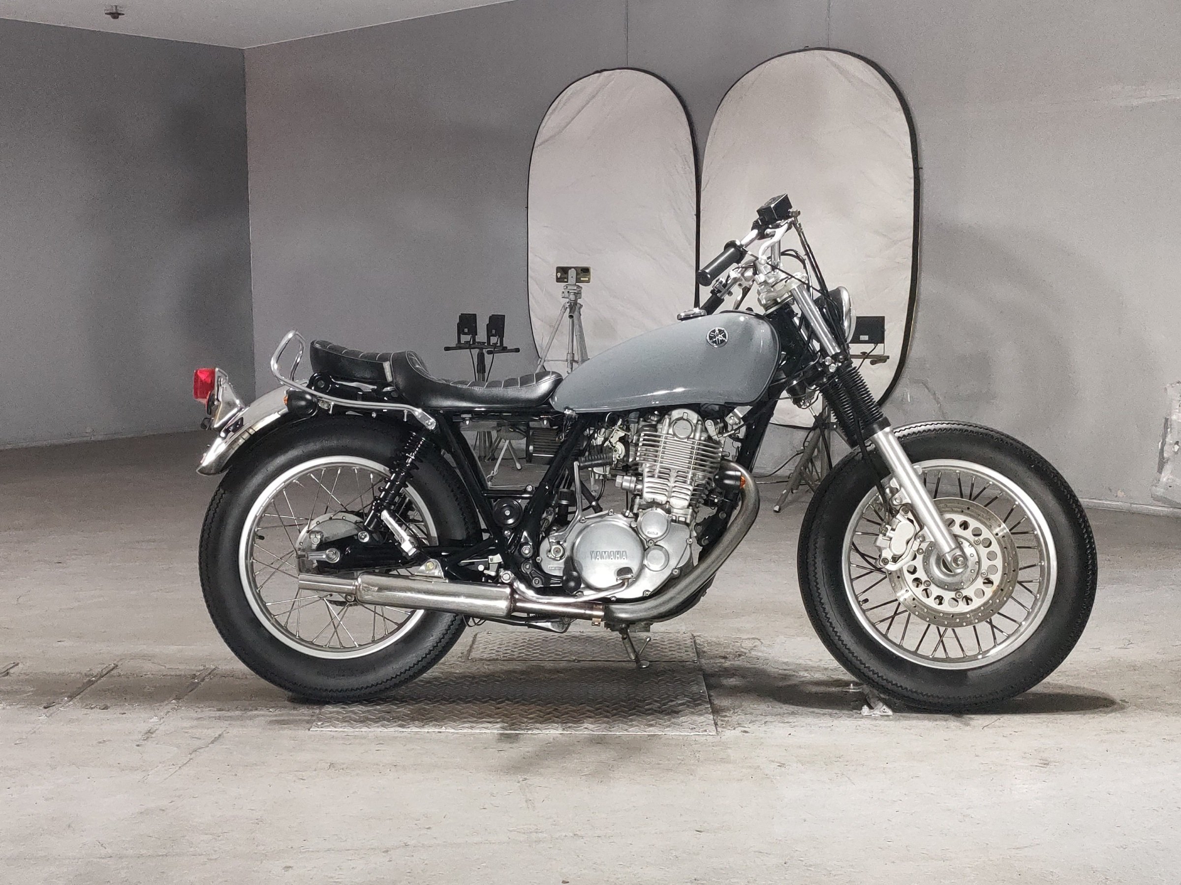 Yamaha SR400, zdjęcie 1
