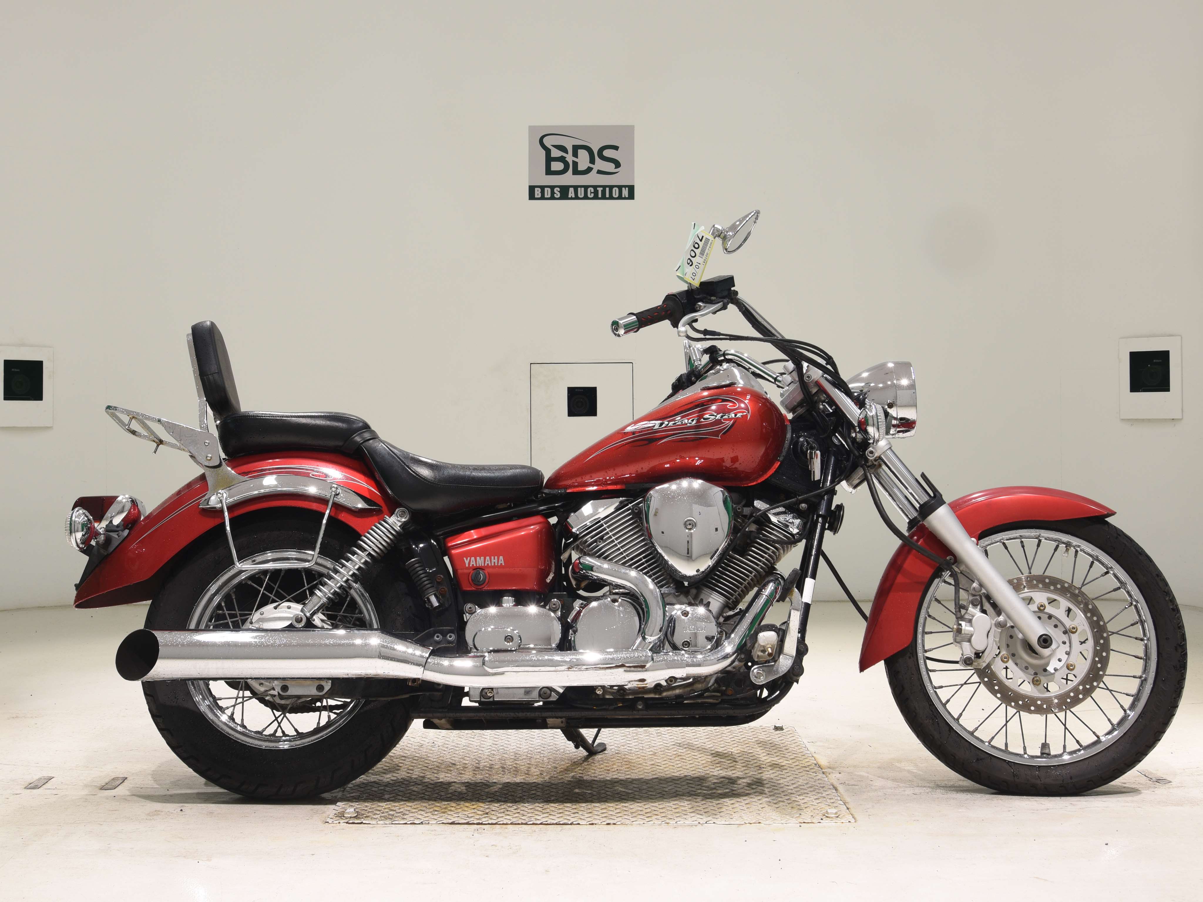 Yamaha DRAGSTAR XVS250, right