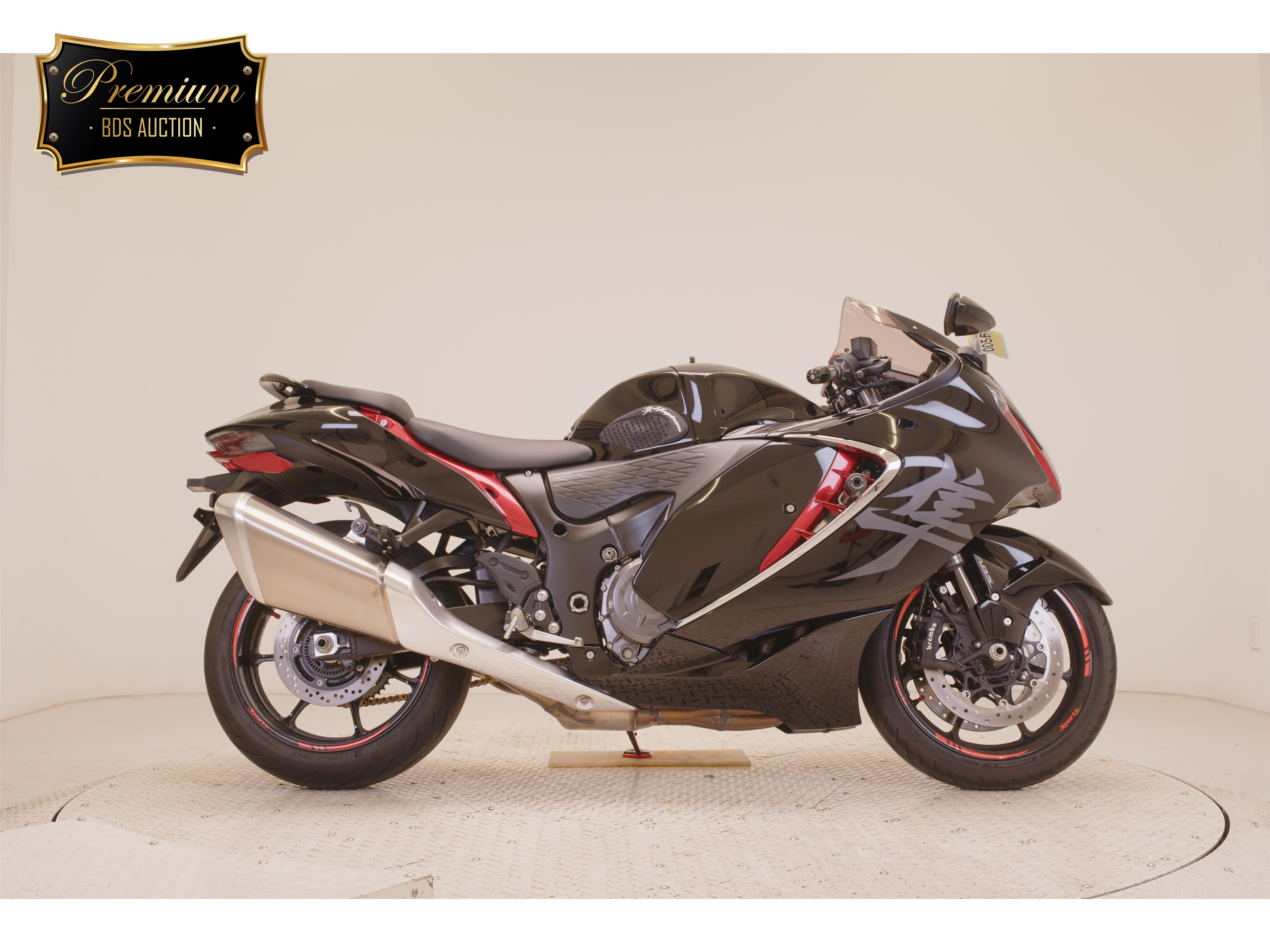Suzuki GSX1300R HAYABUSA, right