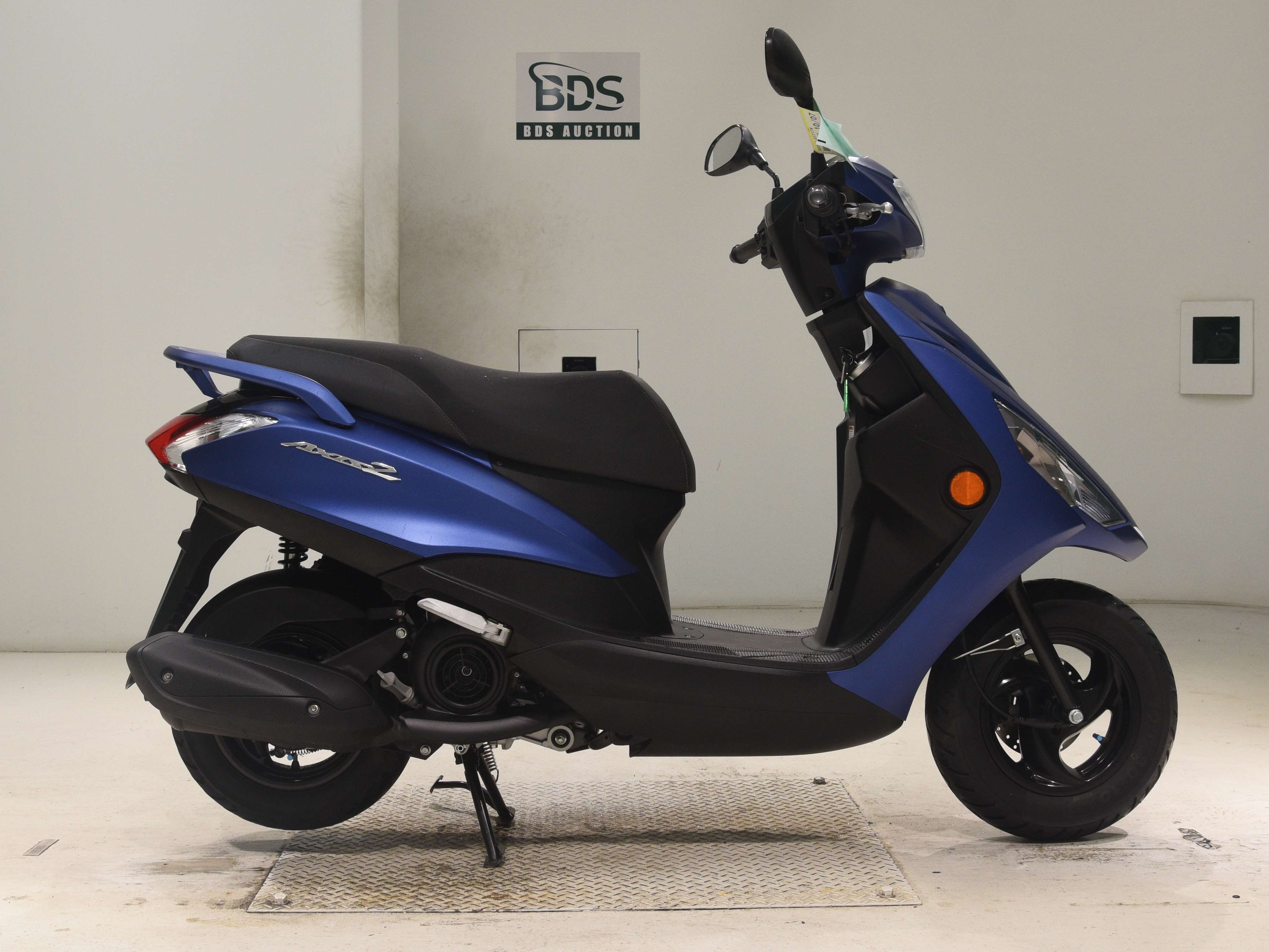 Yamaha AXIS125Z, right