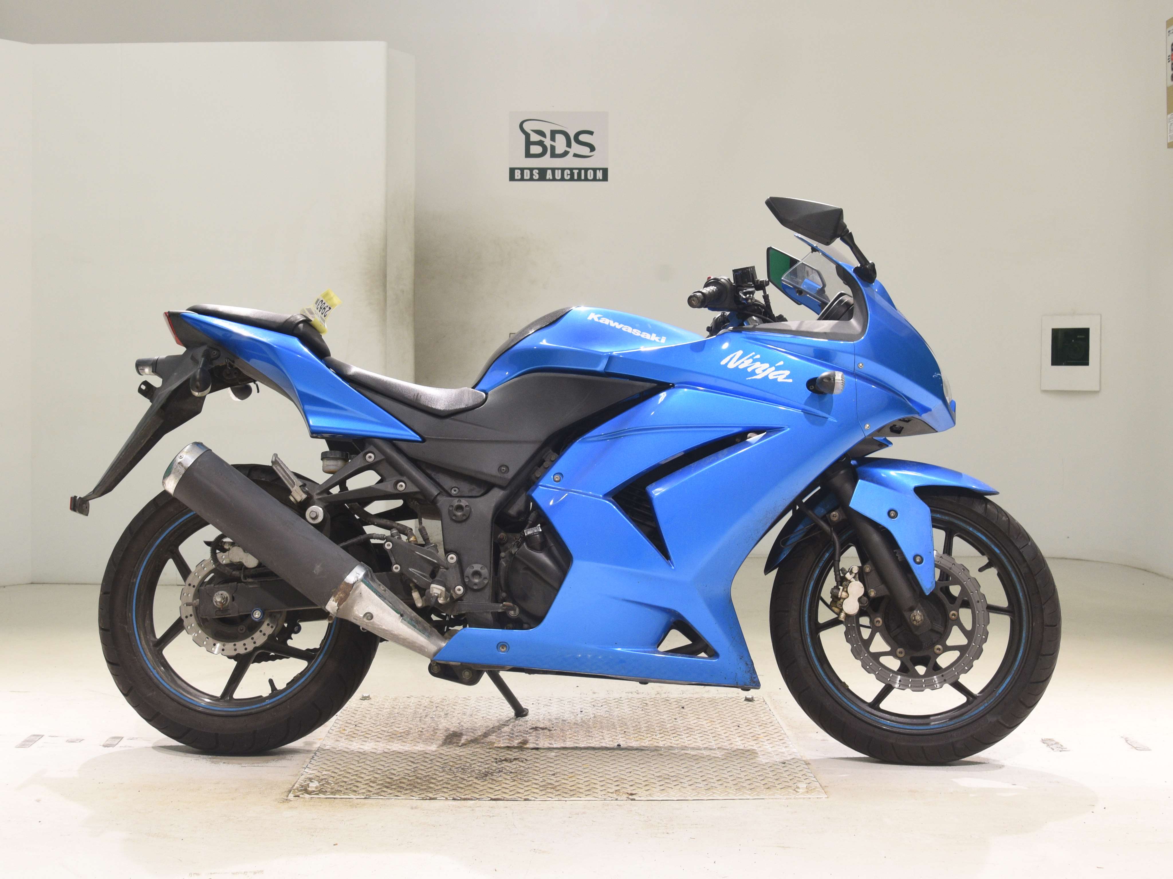 Kawasaki NINJA250R, right