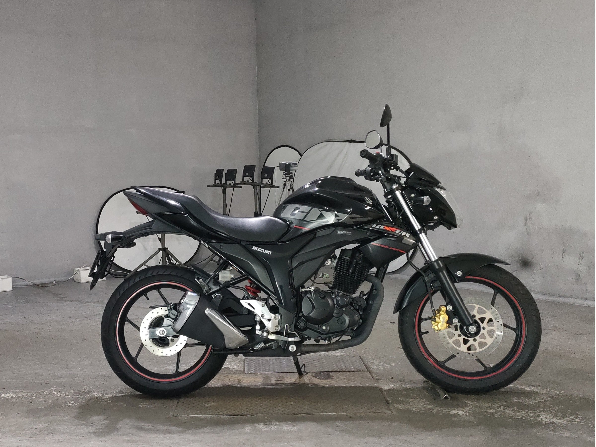 Suzuki GIXXER 150, zdjęcie 1