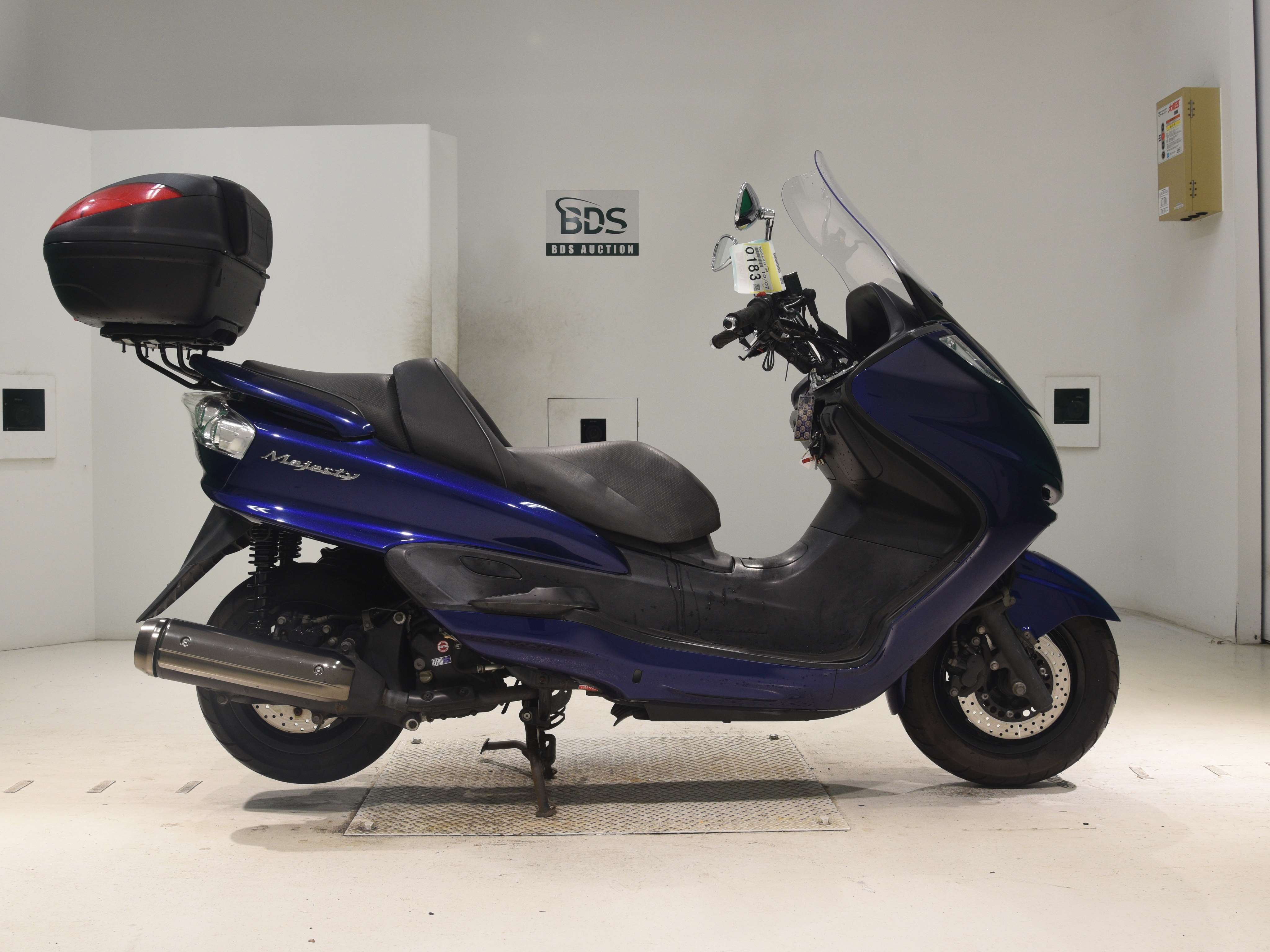 Yamaha MAJESTY250, right