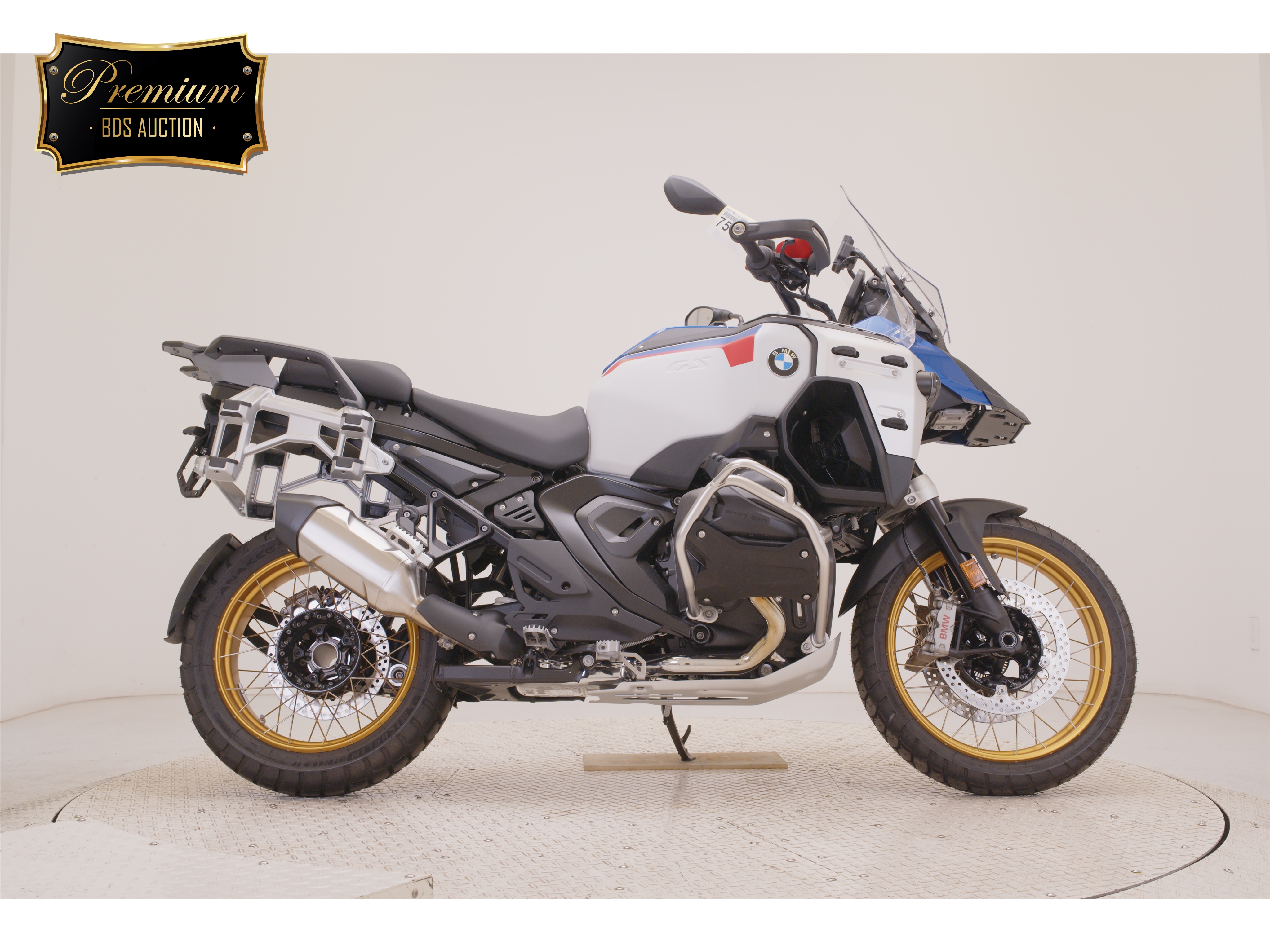 BMW R1300GS, right
