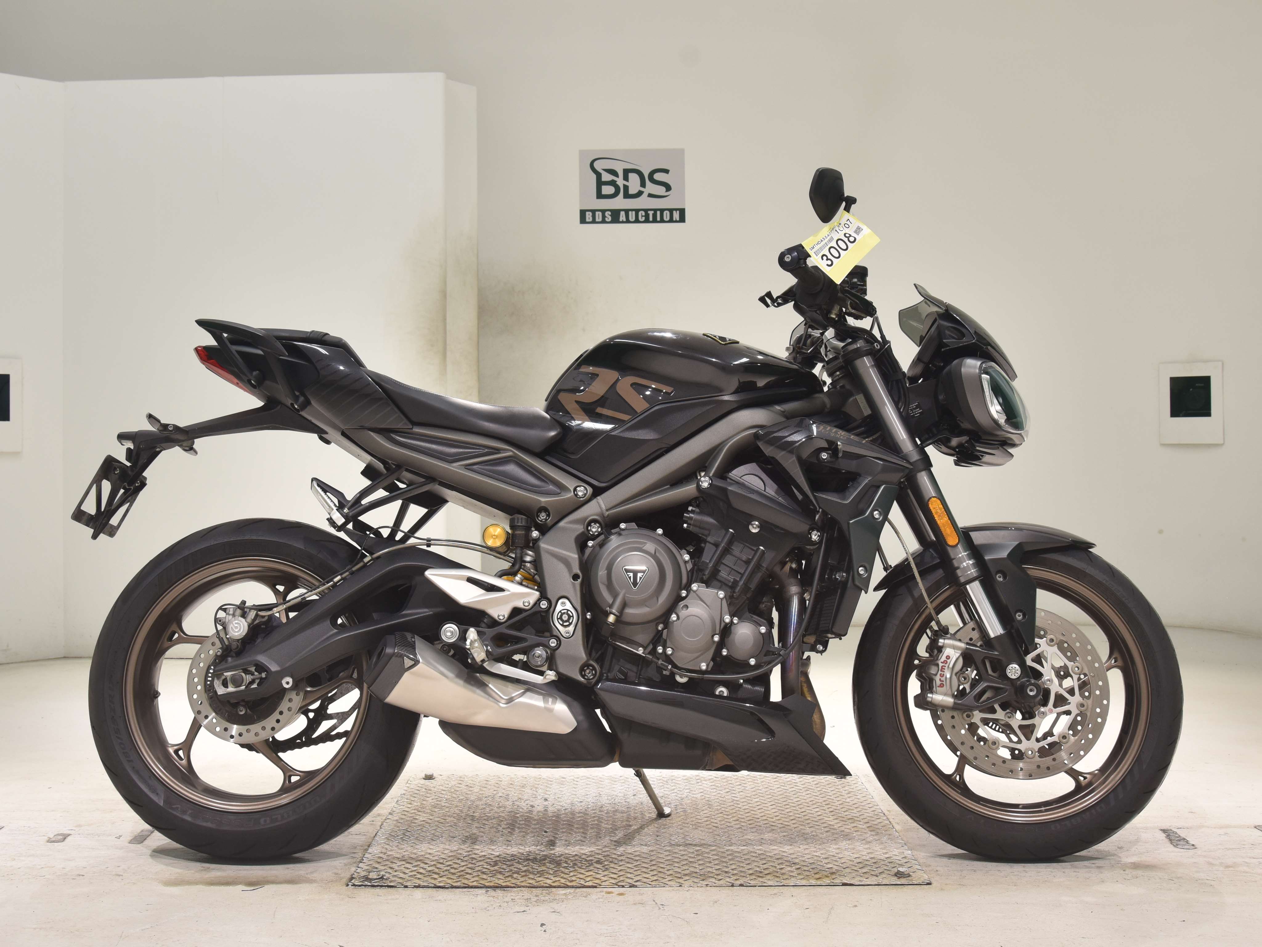 Triumph STREET TRIPLE RS, right