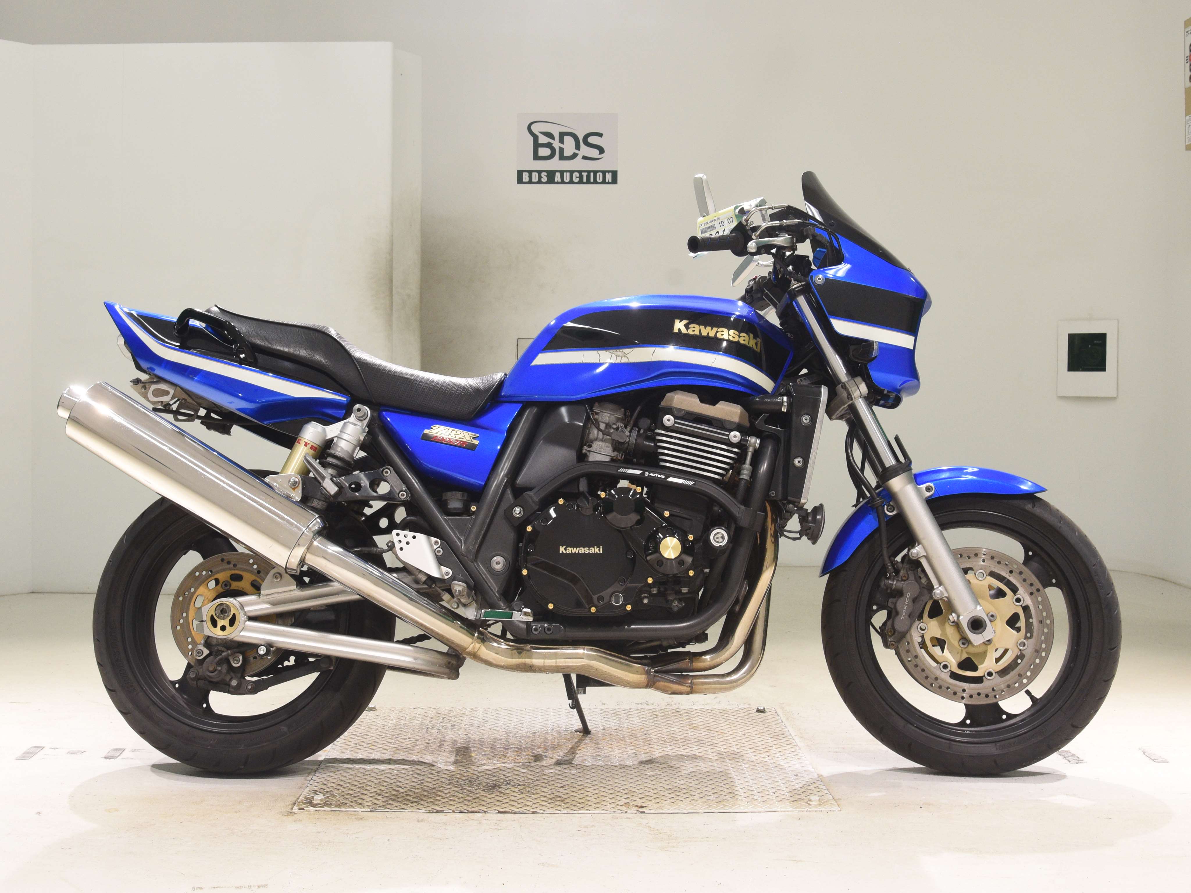 Kawasaki ZRX1200R, right