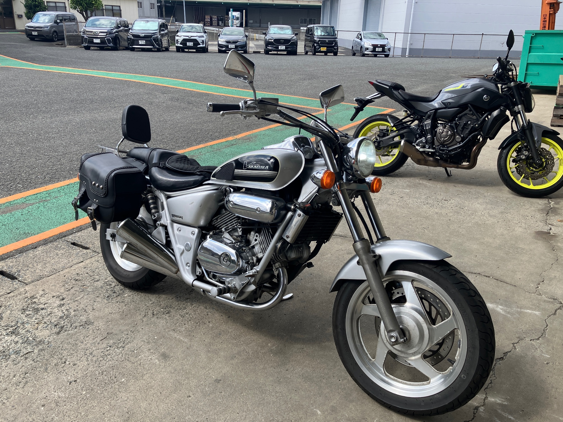 Honda MAGNA250, Foto 1