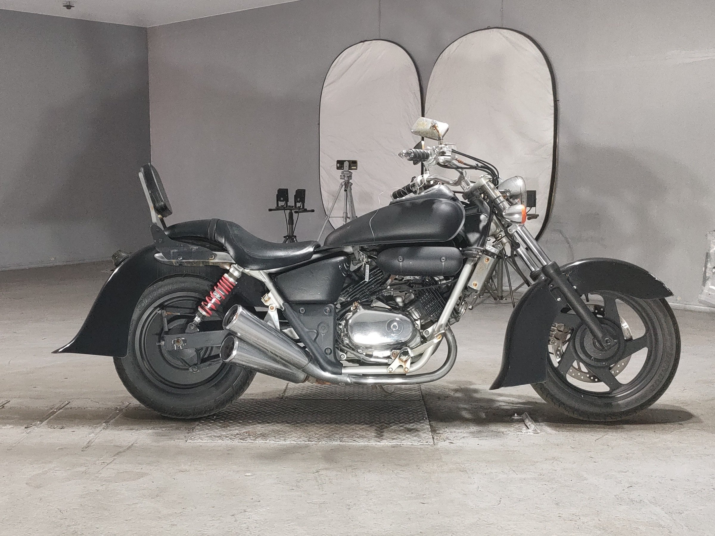 Honda MAGNA250, photograph 1