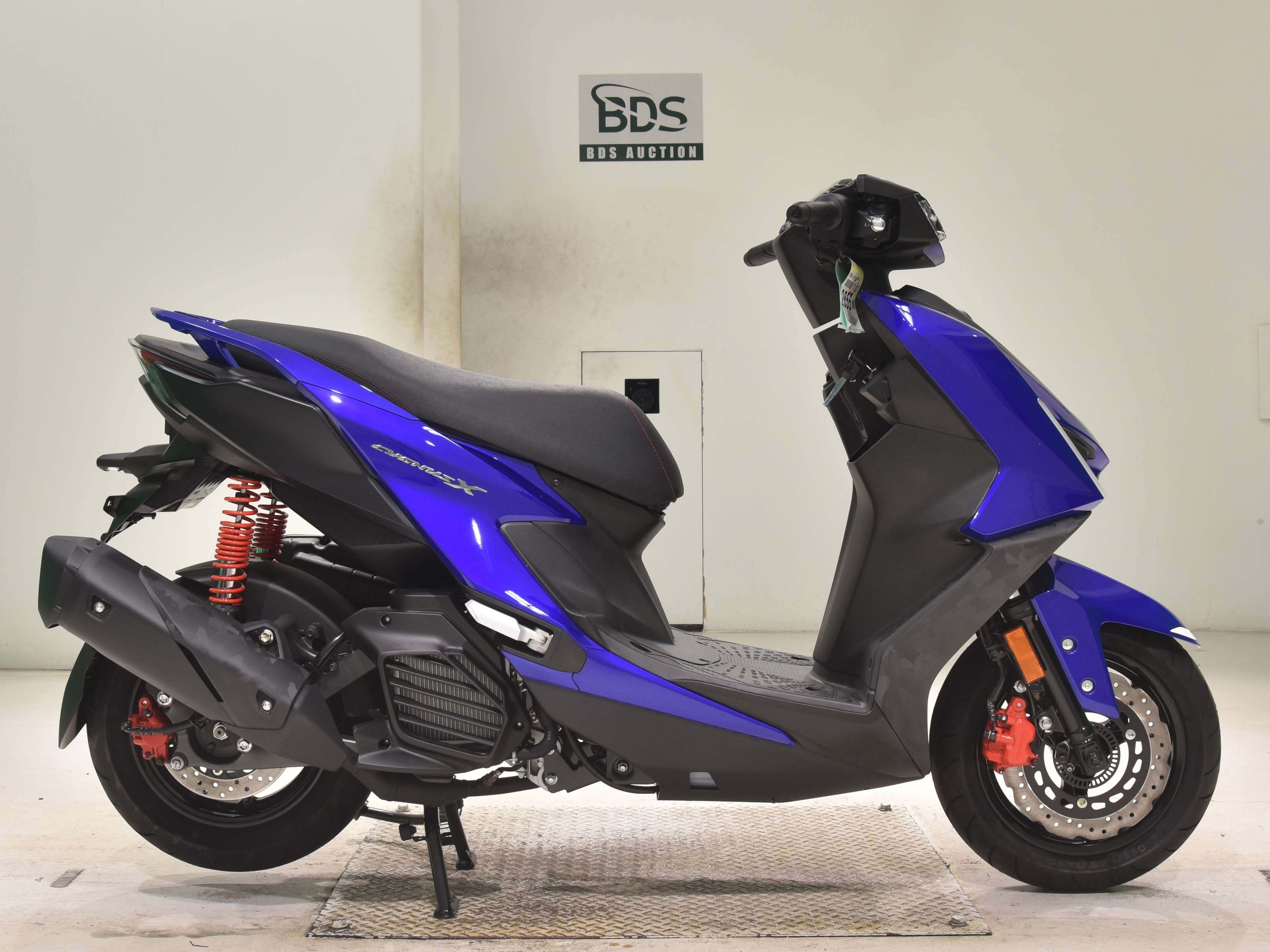 Yamaha CYGNUS125X, right