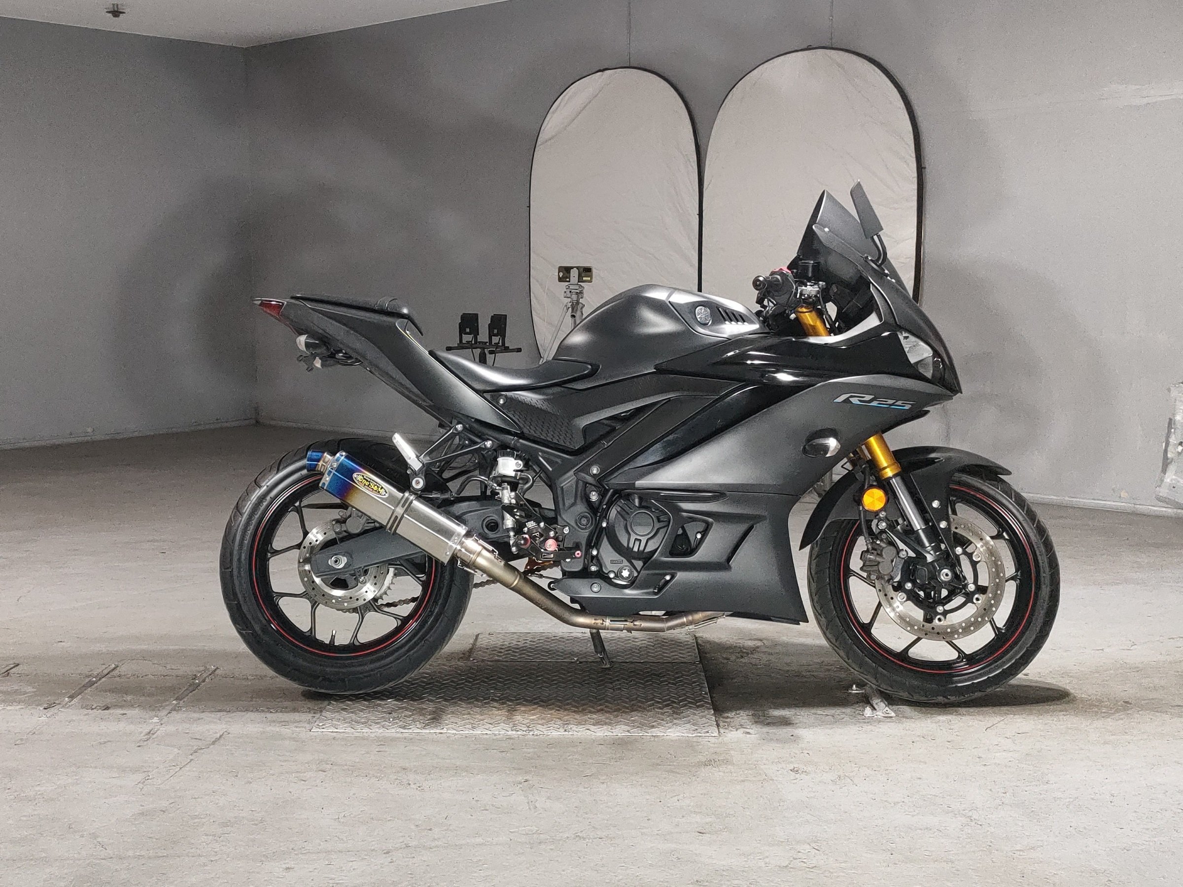 Yamaha YZF-R25, zdjęcie 1