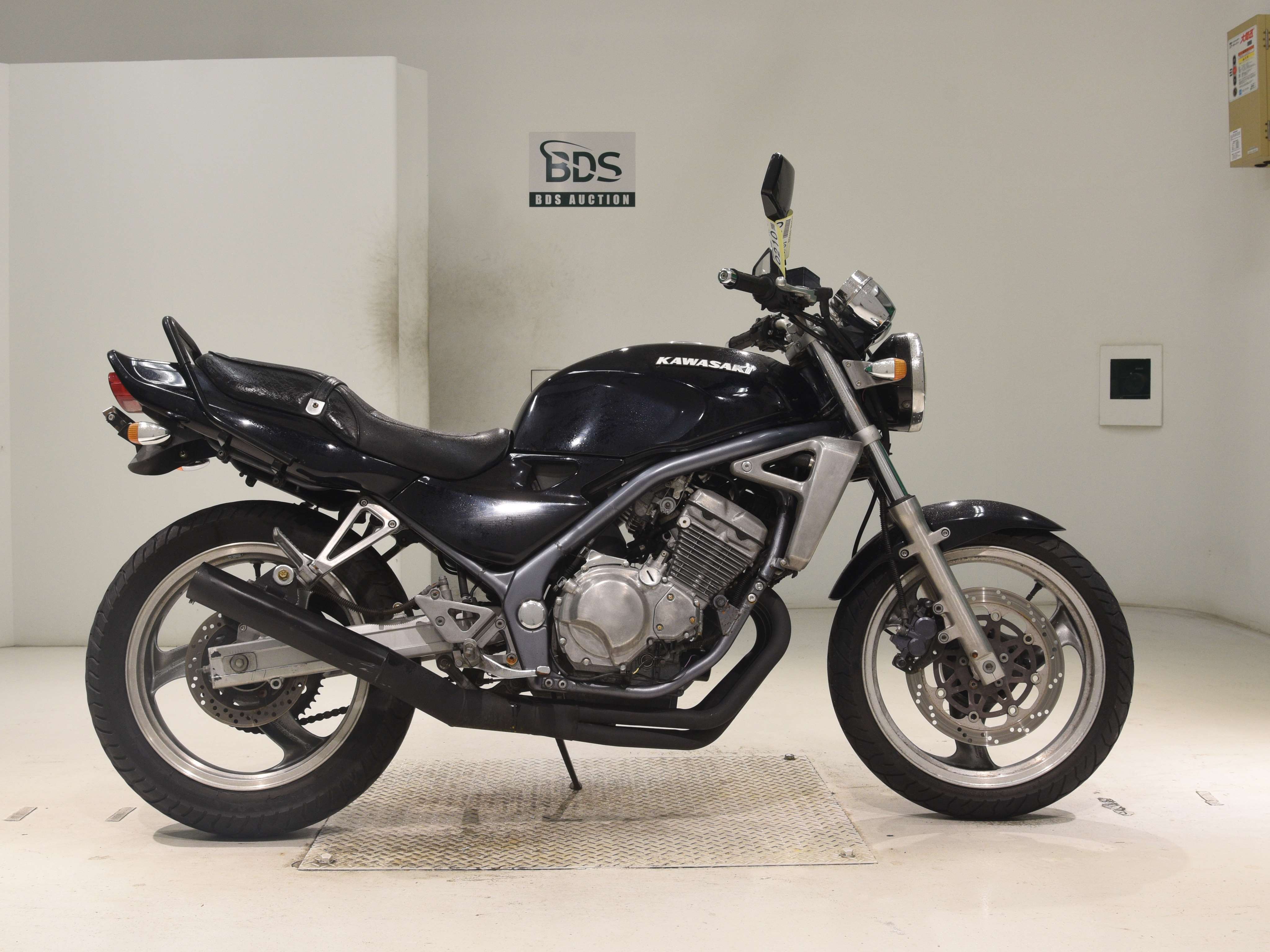 Kawasaki BALIUS ZR250, right