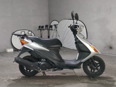 Suzuki V125S