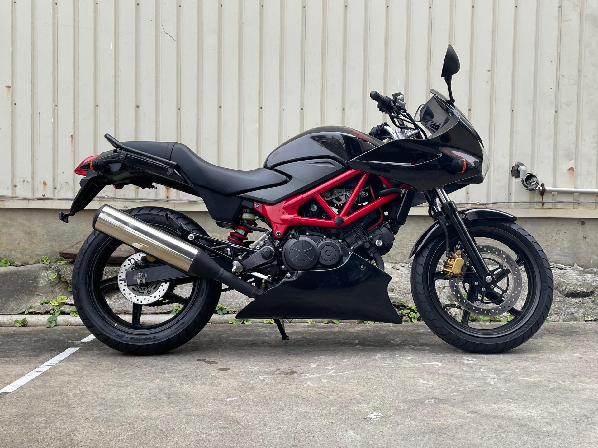 Honda VTR250, zdjęcie 1