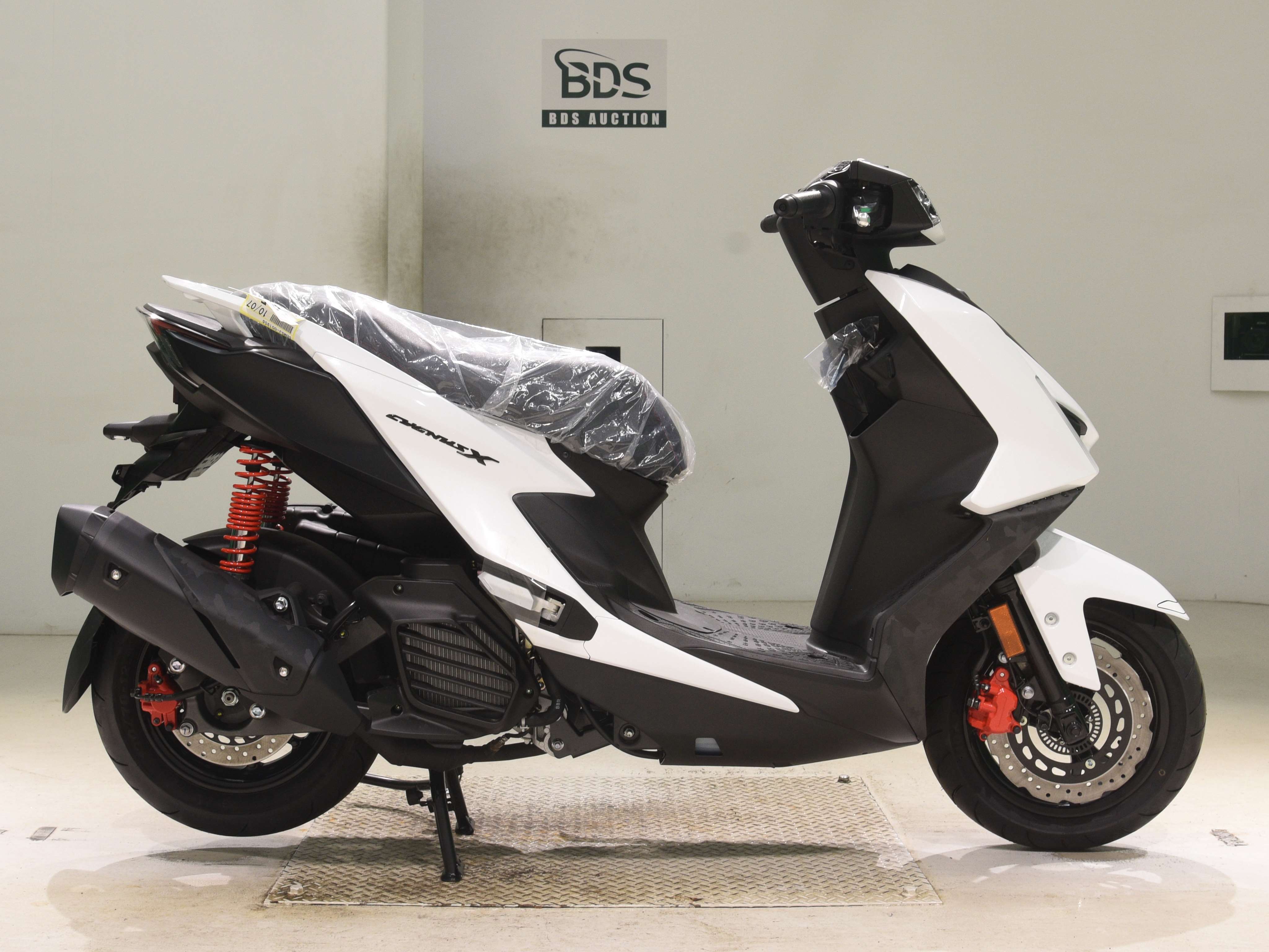 Yamaha CYGNUS125X, right