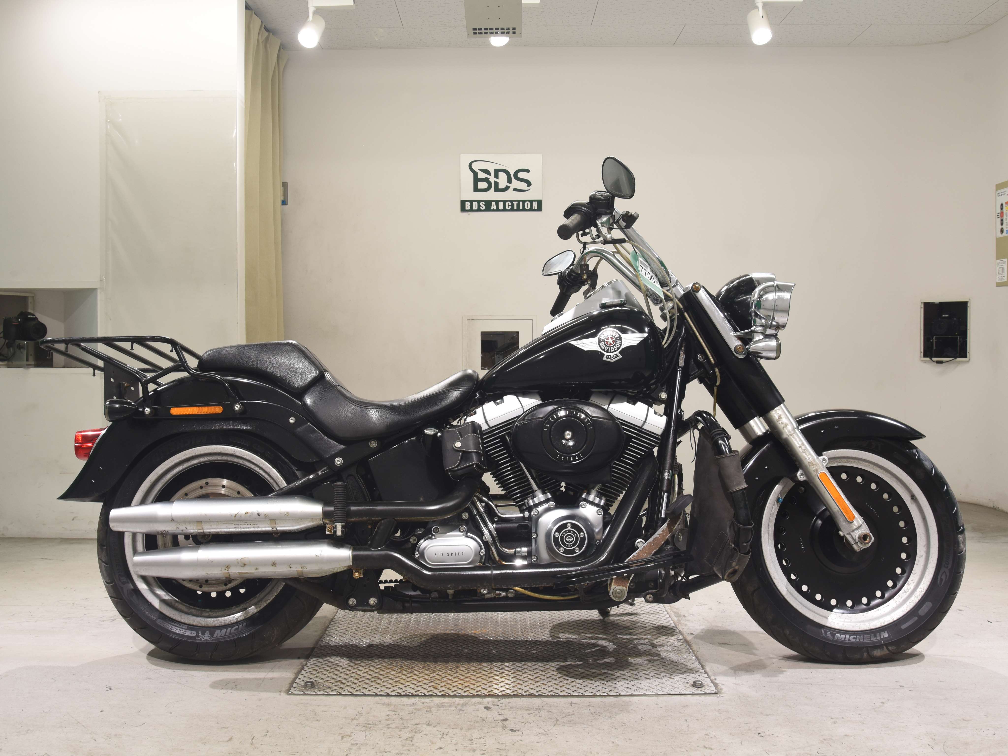 HD FATBOY FLSTFB1580, right