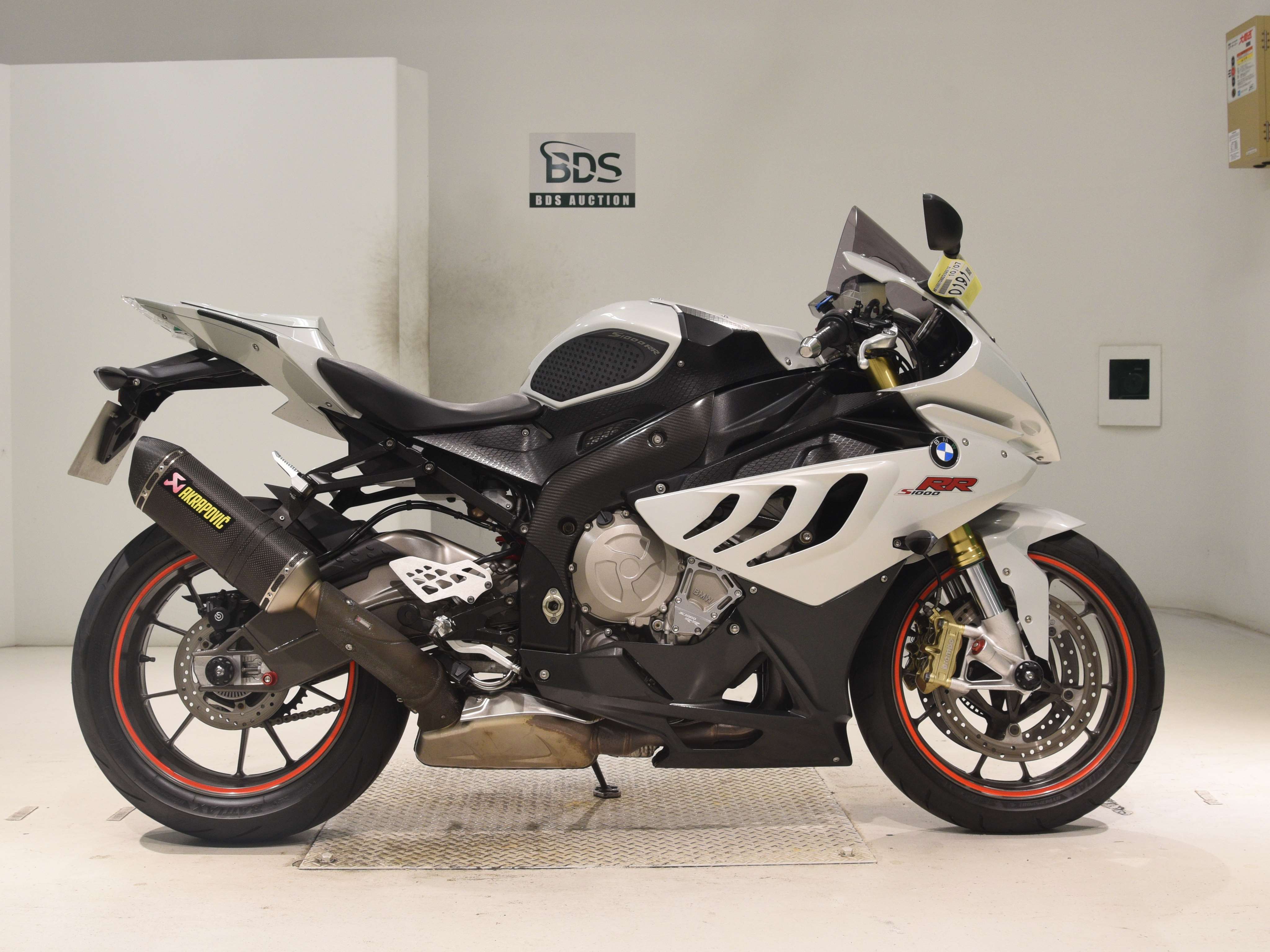 BMW S1000RR, right