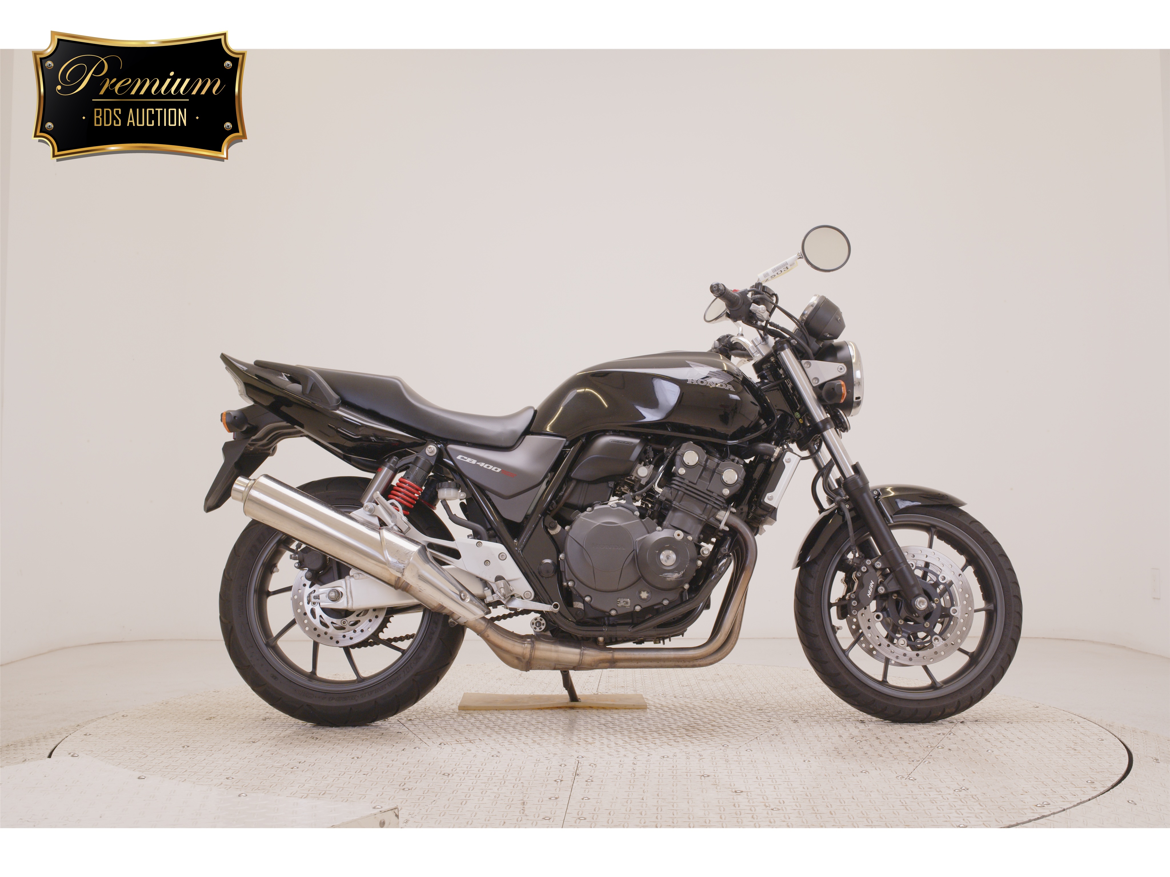 Honda CB400SF, right